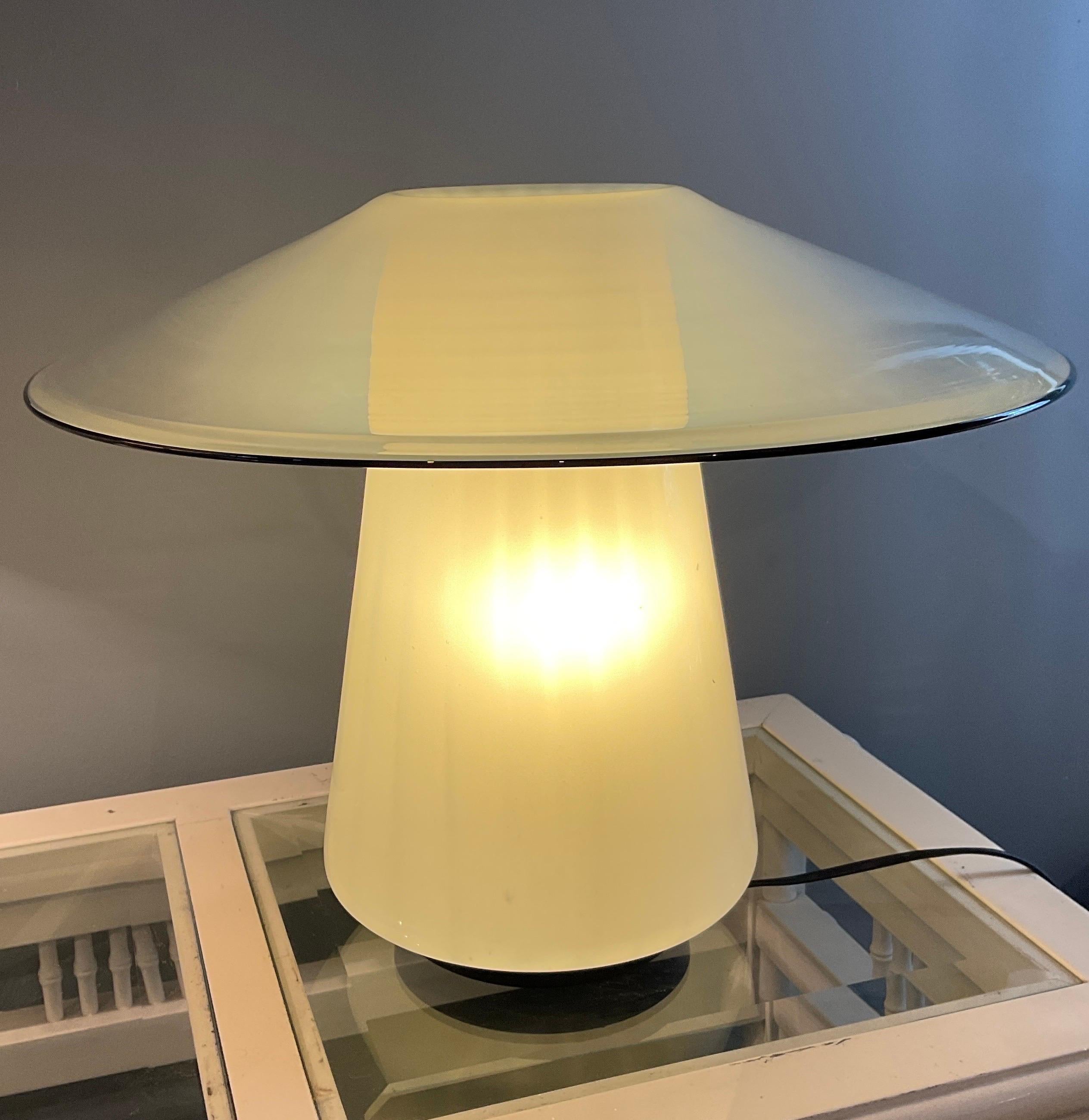 Vintage table lamp made of Murano glass 1970 For Sale 2