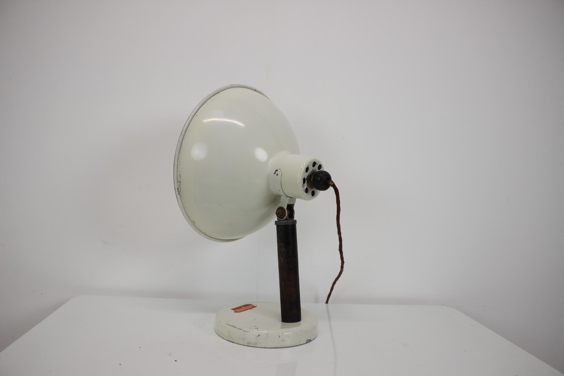 Mid-Century moderno Lampada da tavolo vintage, lampada medica di Astralux, anni '60 in vendita