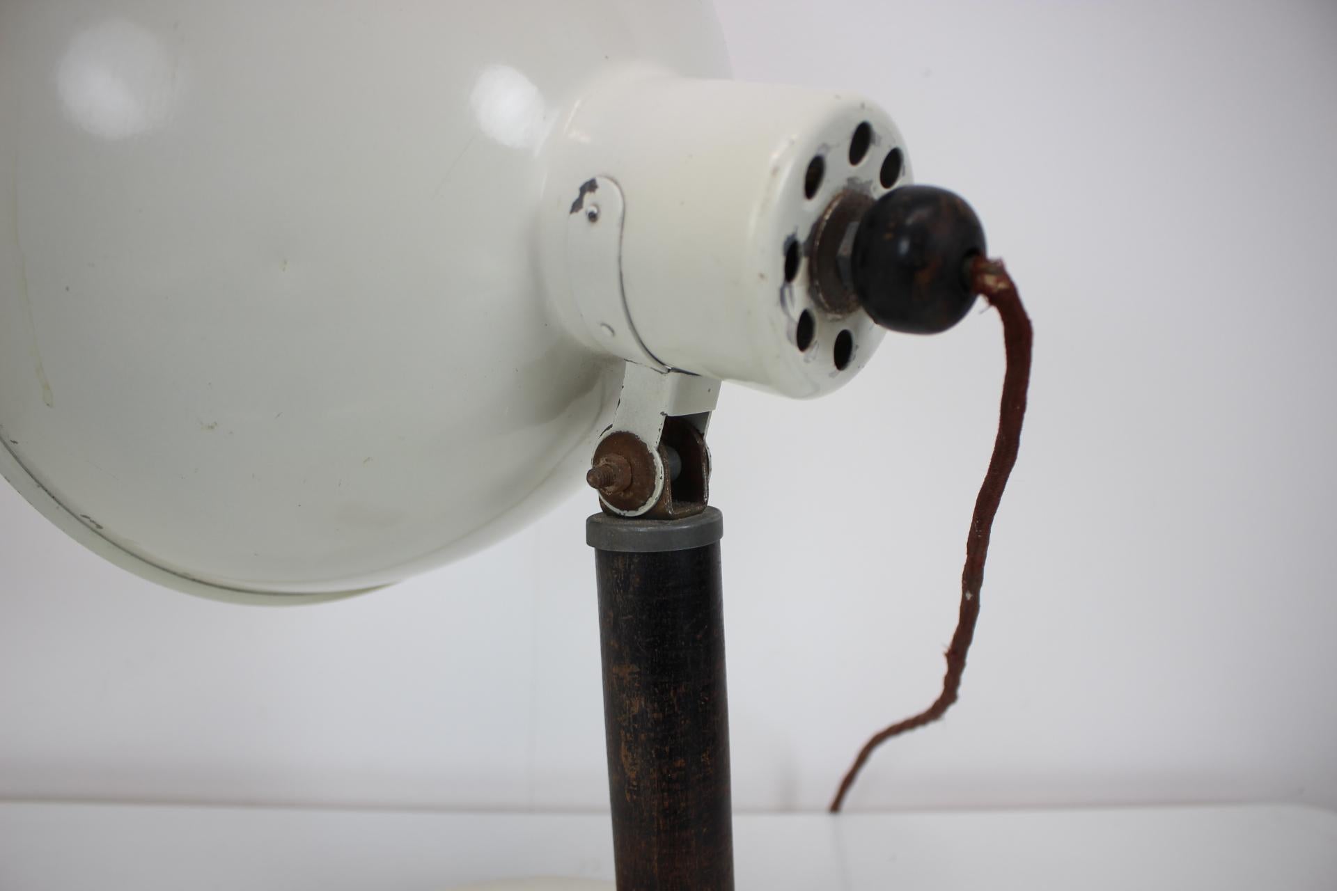 Lampada da tavolo vintage, lampada medica di Astralux, anni '60 In condizioni buone in vendita a Praha, CZ