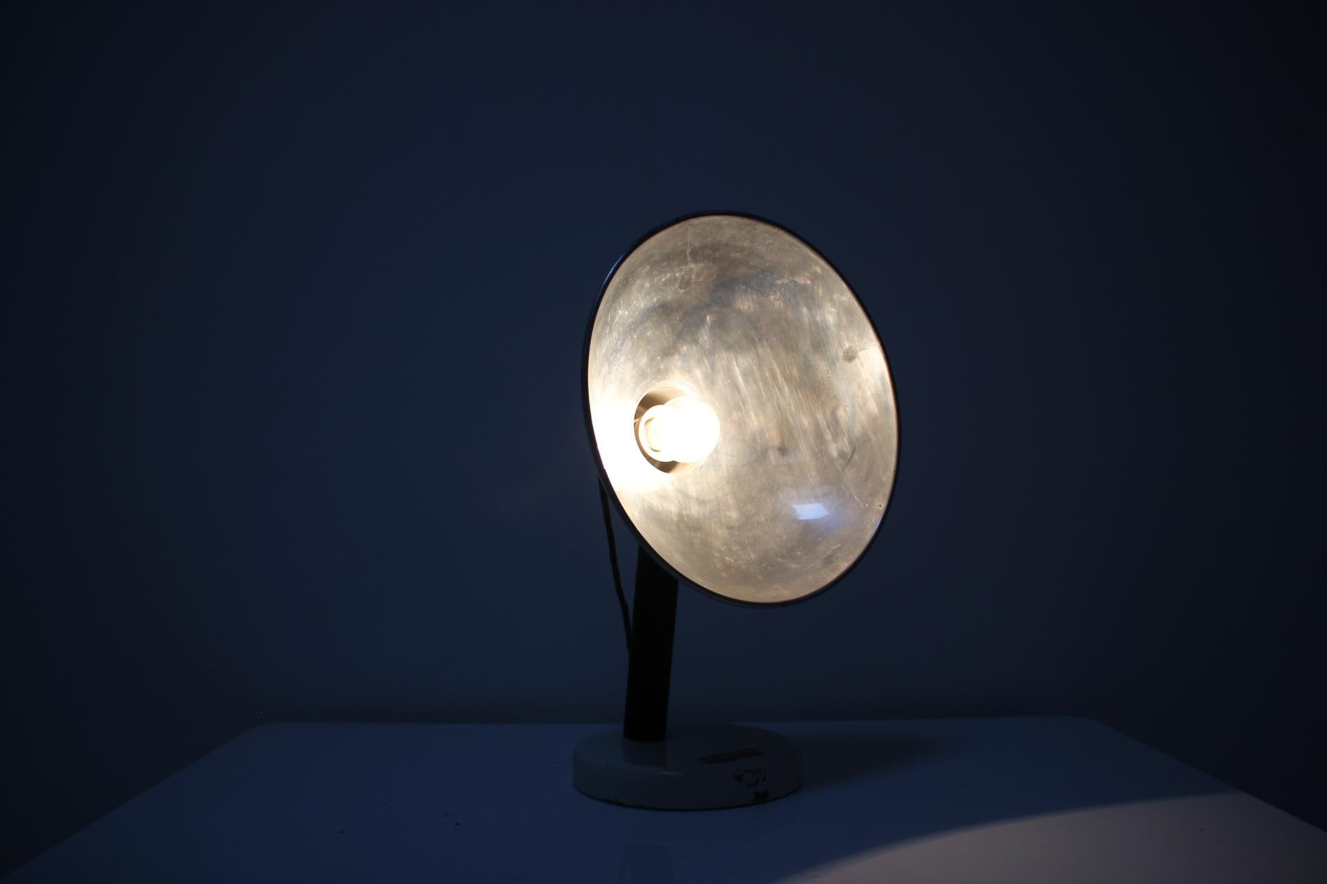 Metallo Lampada da tavolo vintage, lampada medica di Astralux, anni '60 in vendita