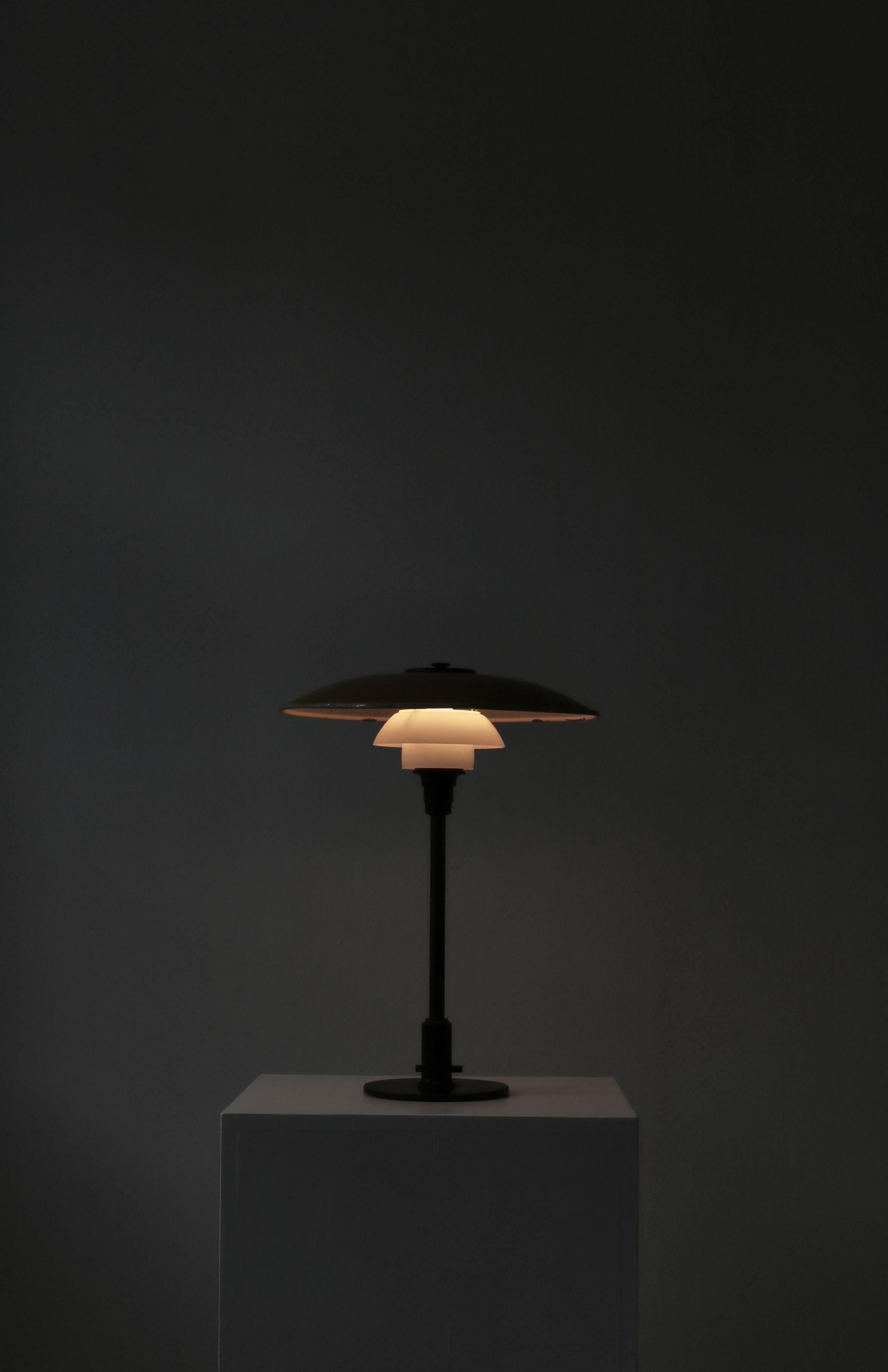 Vintage-Tischlampe „PH-Lamp“ von PH / Poul Henningsen, Louis Poulsen, 1930er Jahre (Messing) im Angebot