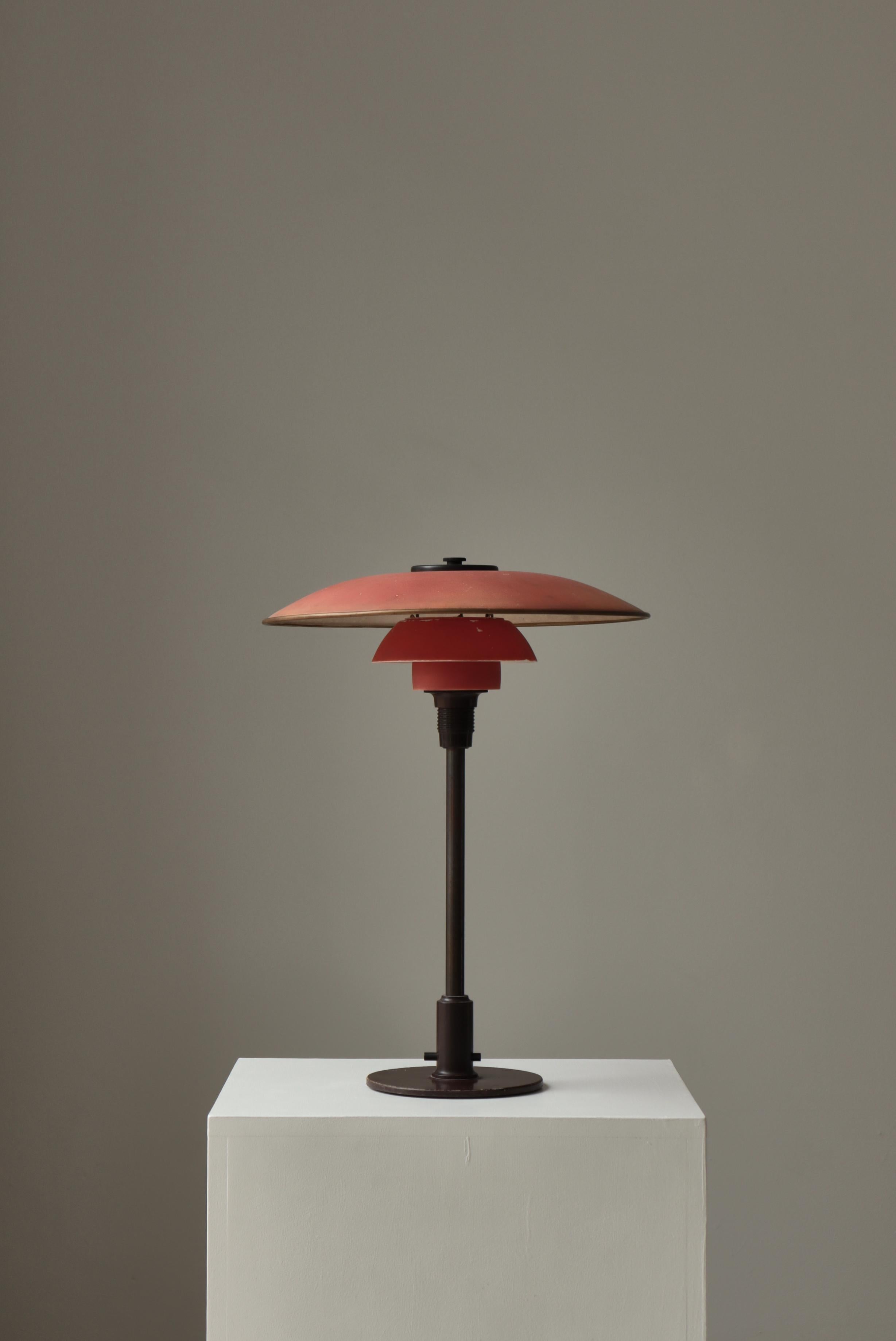 Stunning original production PH-table lamp model 