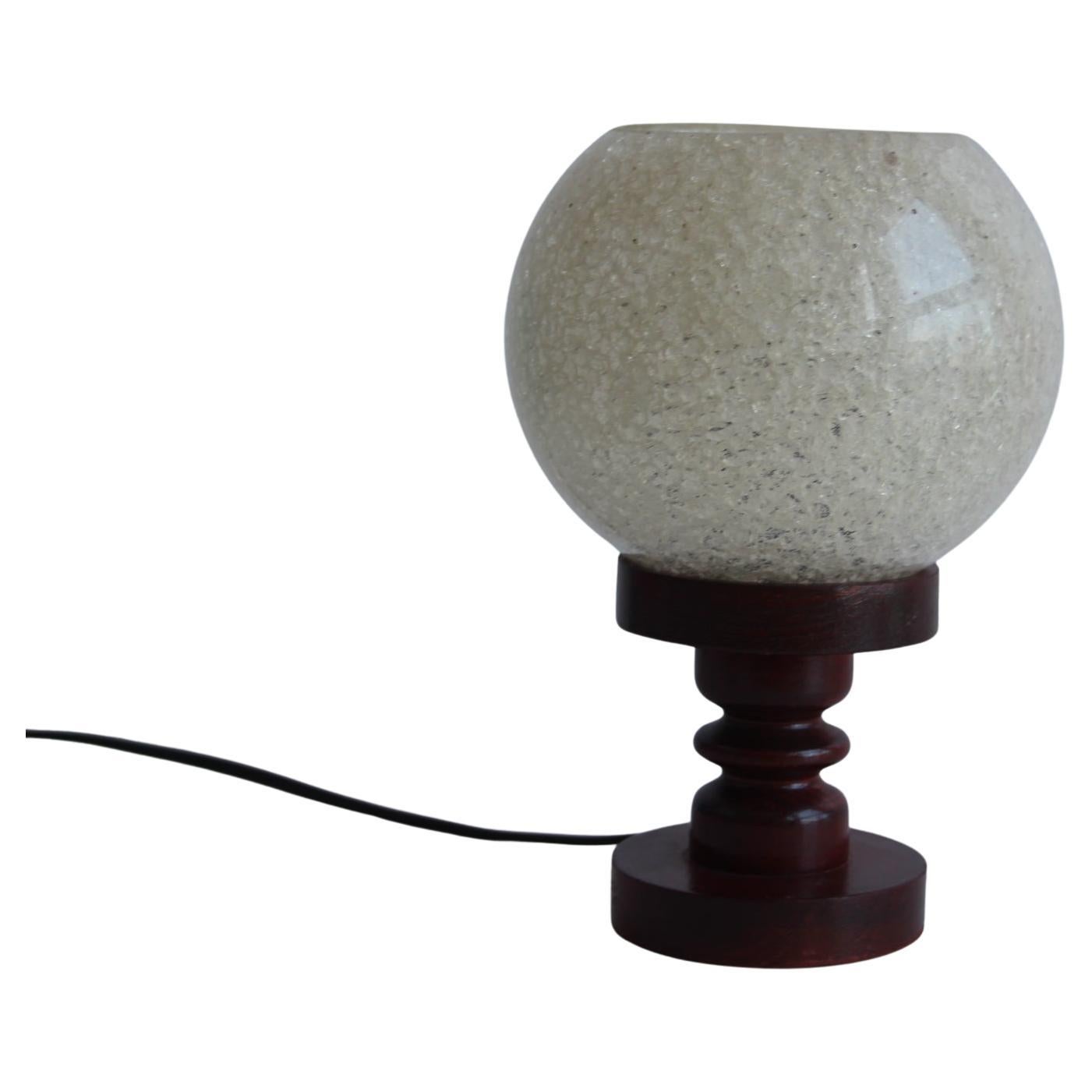 
Tischlampe aus den 60er Jahren in der Tschechoslowakei
Der Lampenschirm ist aus Kunststoff und der Lampenkörper ist aus Holz
Es ist mit einer neuen Verkabelung ausgestattet
1x60W, E27 oder E26 Glühbirne
Inklusive US-Adapter
Elegantes und