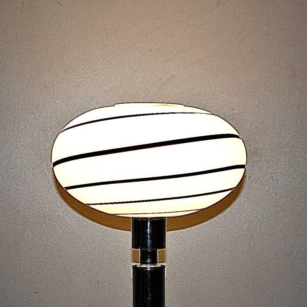 Verre de Murano Lampe de table A Space avec verre de Murano noir et blanc, Italie, années 1970