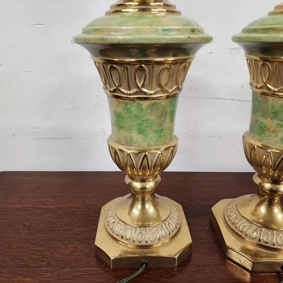 Pareja de lámparas de mesa vintage de latón en venta 2