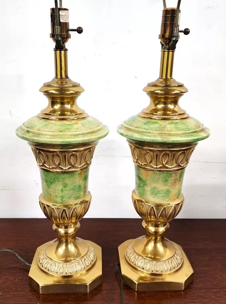 Pareja de lámparas de mesa vintage de latón en venta 3
