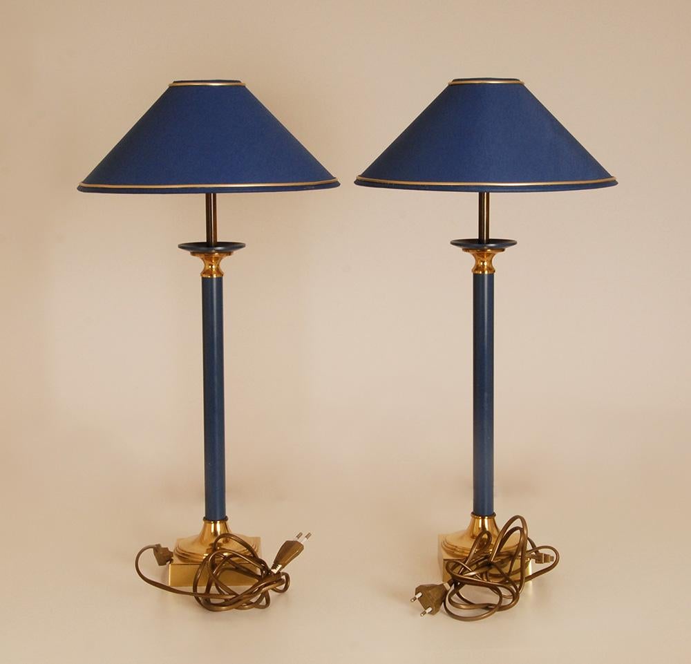Lampade da tavolo vintage moderne anni '70 oro e blu, una coppia
Design alla maniera di Frederick Cooper, Karl Springer, Arte Luce
Stile: Vintage, Hollywood Regency, Mid Century Modern, Post Modern
Lampade da tavolo vintage in ottone e