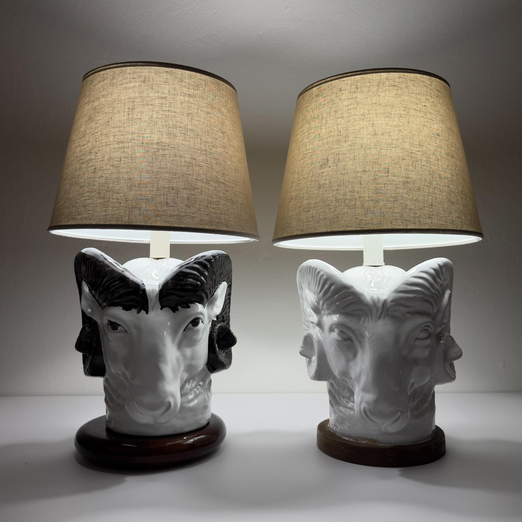 Mid-Century Modern Lampes de table vintage Ram Head, Italie 1970 Lot de 2 en vente