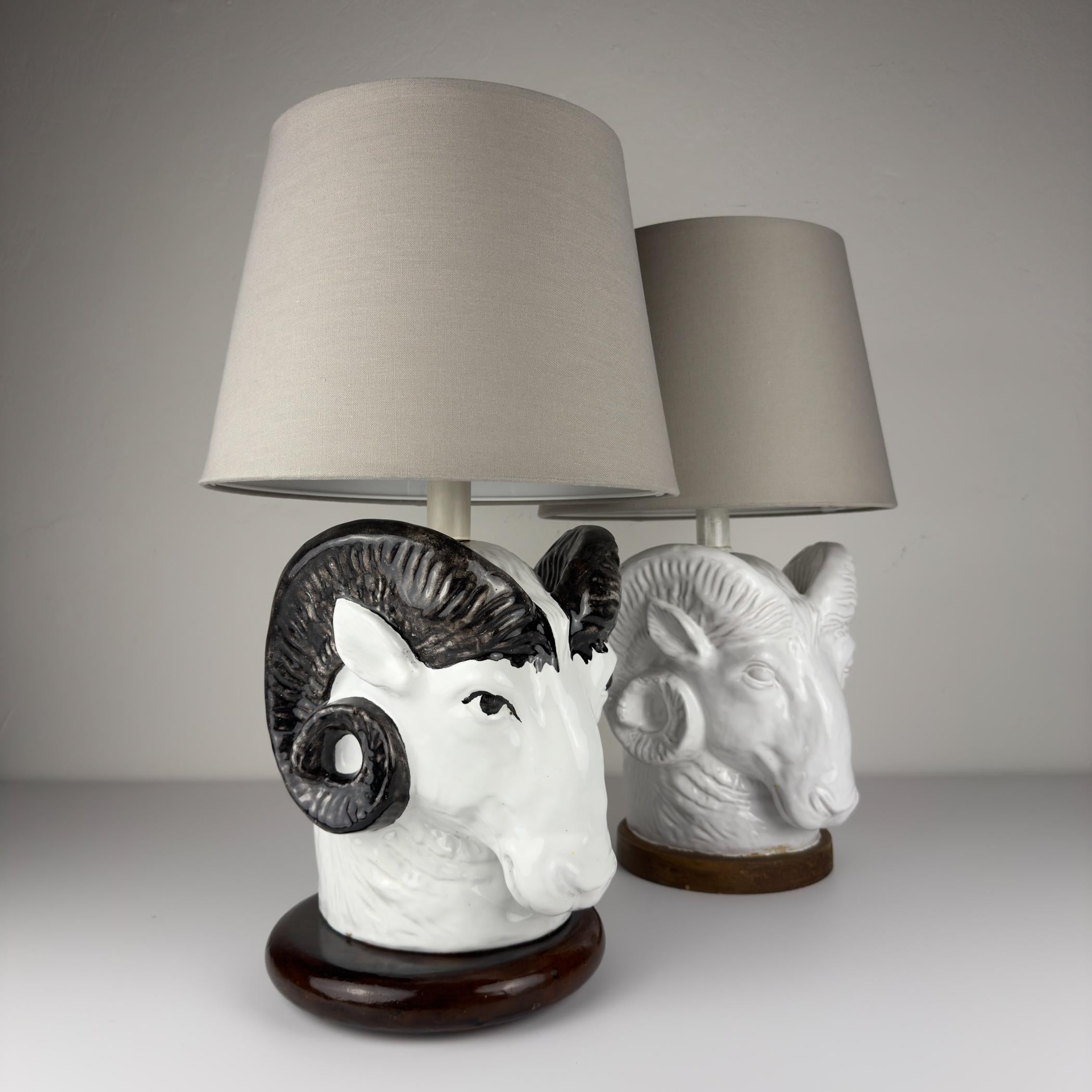 italien Lampes de table vintage Ram Head, Italie 1970 Lot de 2 en vente