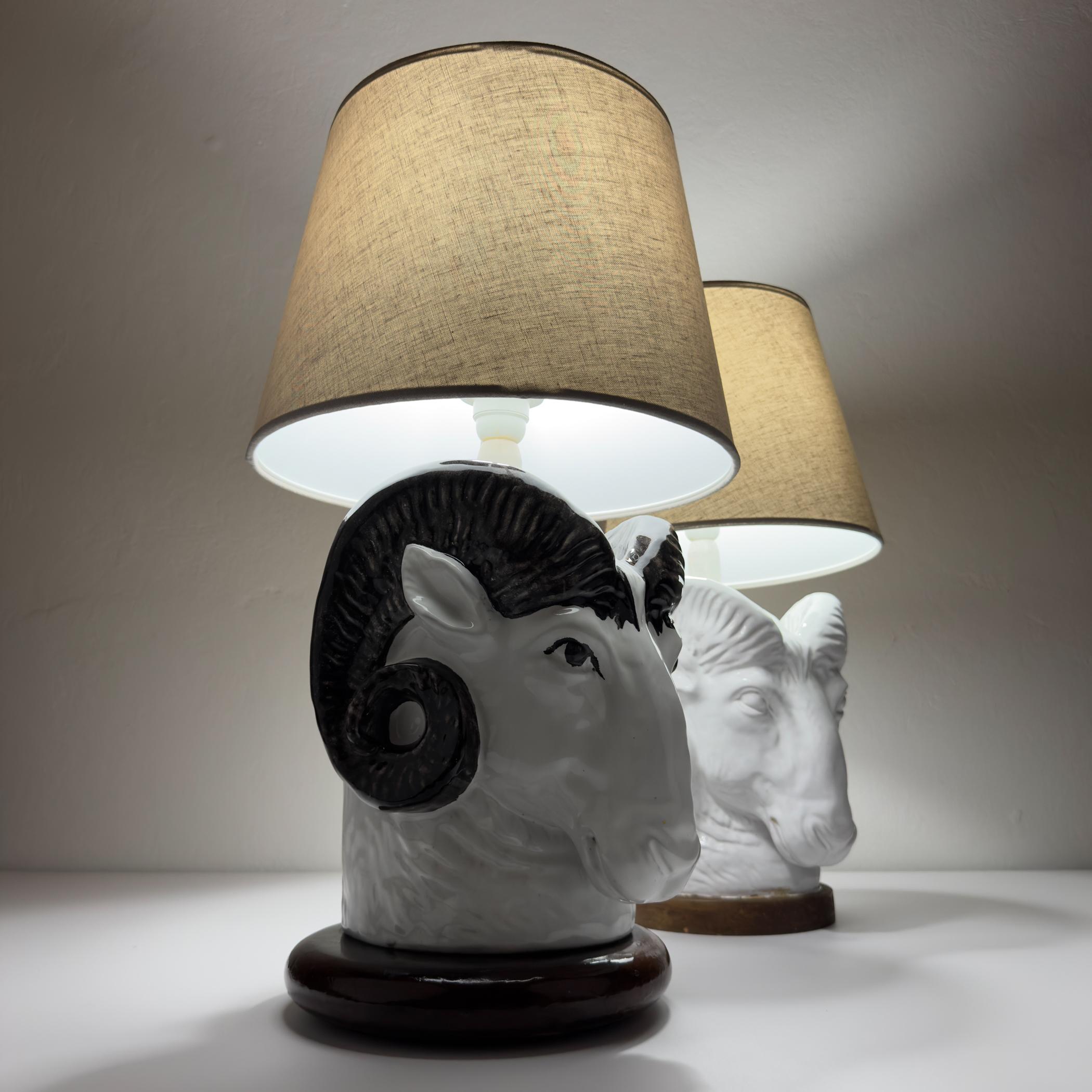 20ième siècle Lampes de table vintage Ram Head, Italie 1970 Lot de 2 en vente