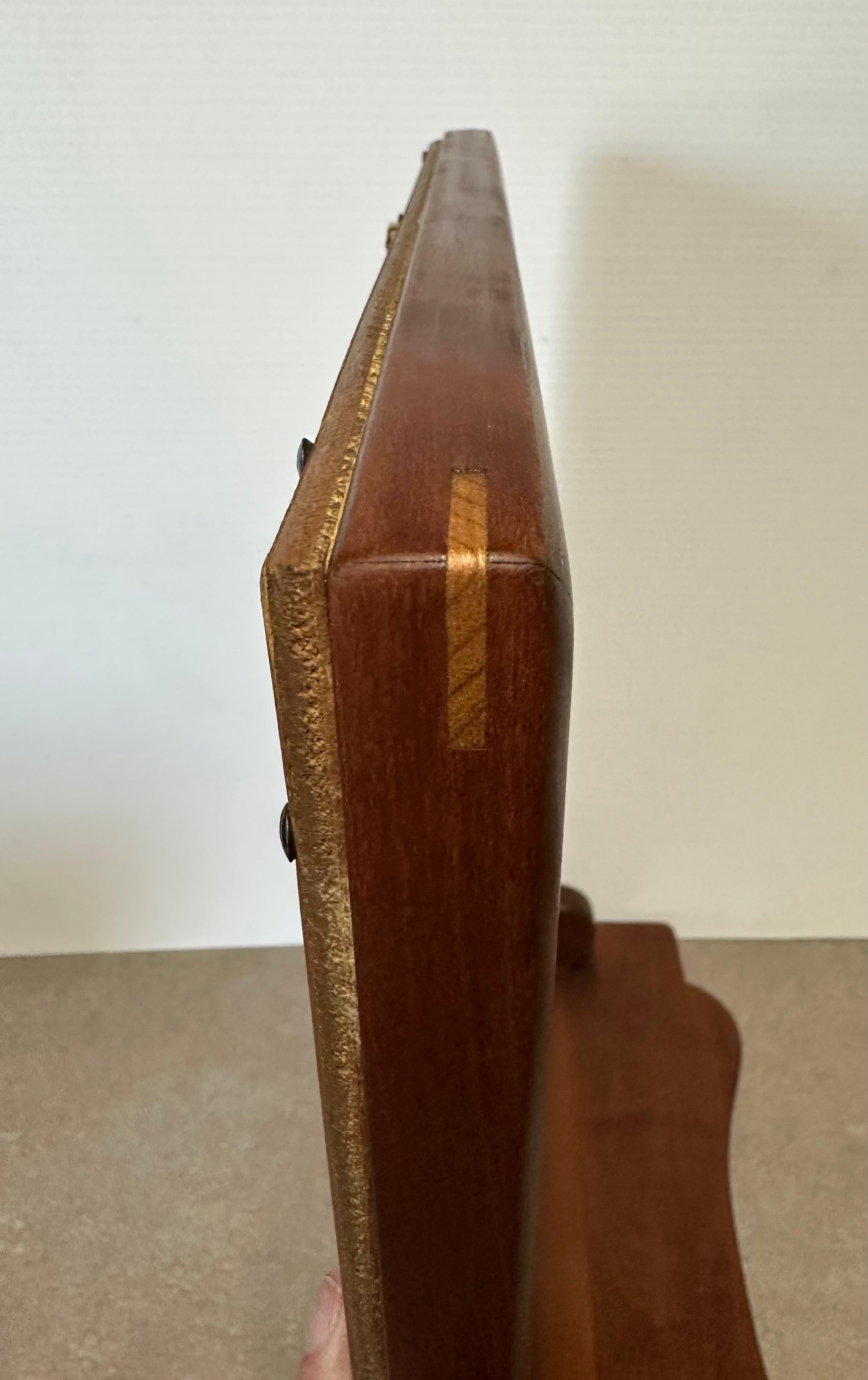 Miroir de courtoisie vintage en merisier à poser sur une table par Leopold Stickley en vente 2