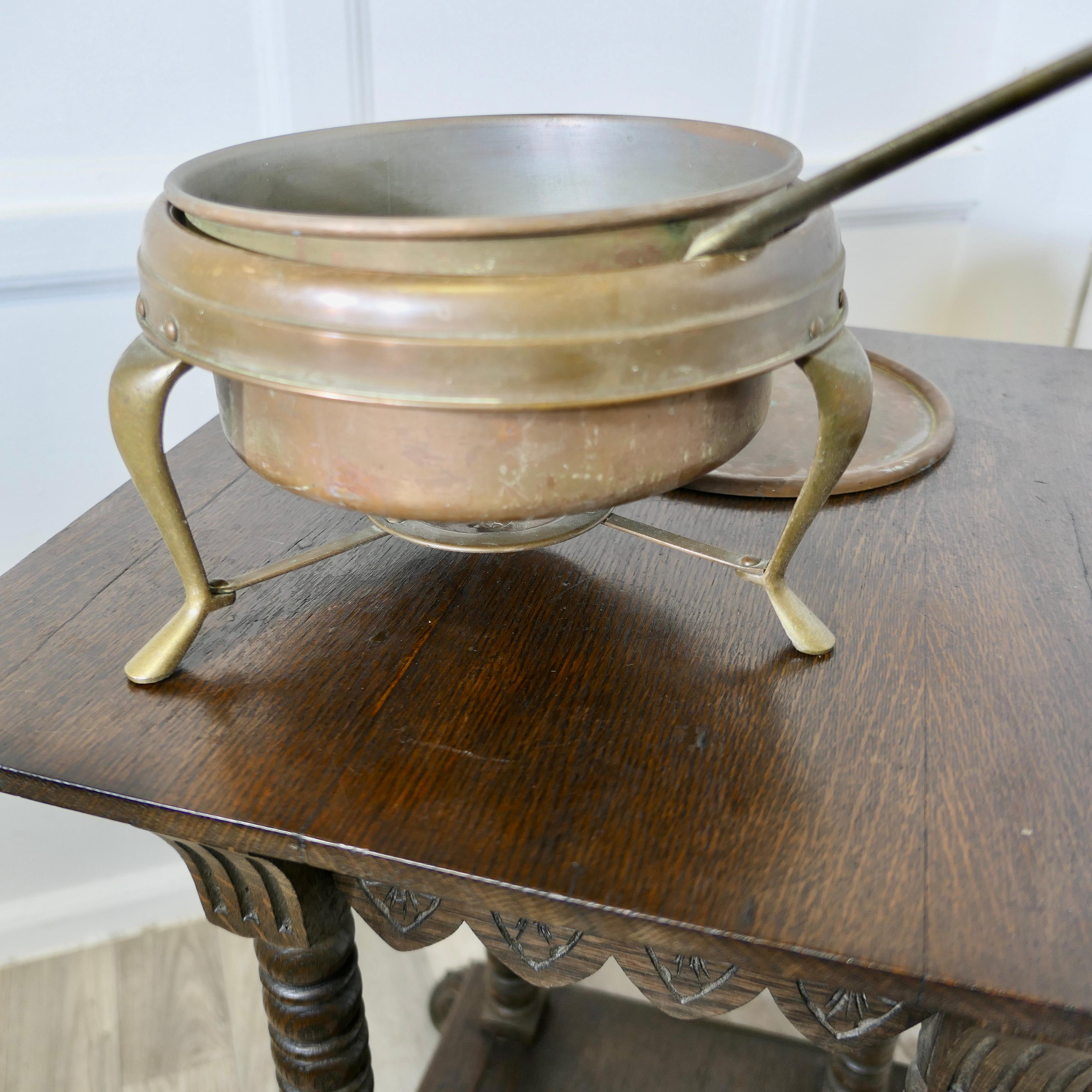 Anglo-indiano Piano da tavolo vintage Nader Copper Bain Marie   Bain Marie in rame Nader vintage in vendita