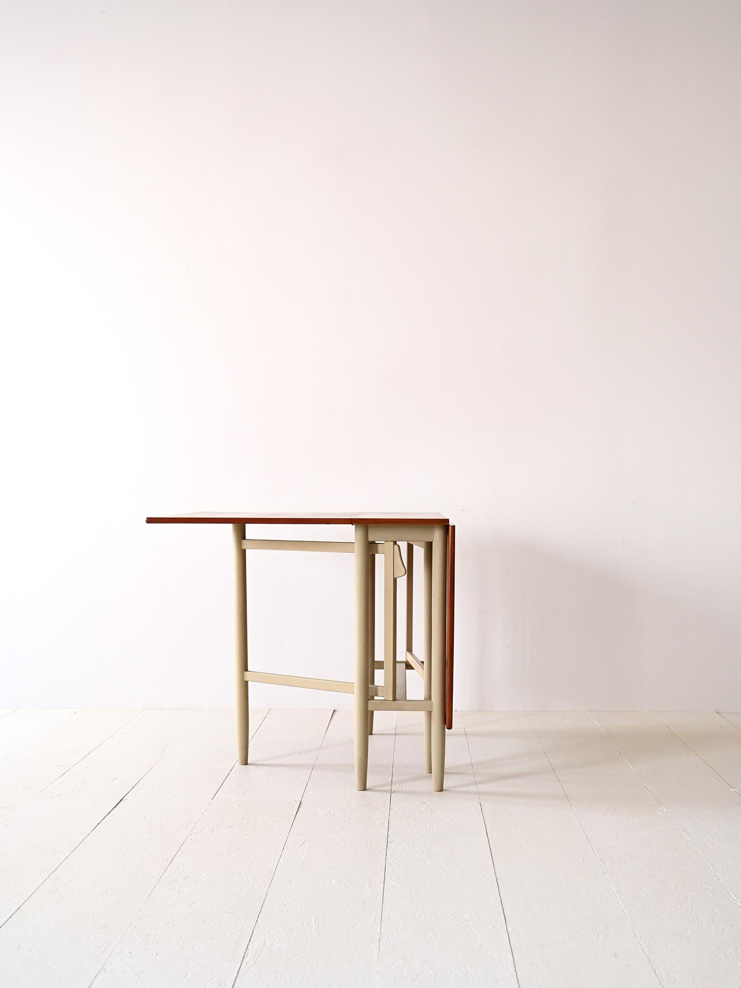 Scandinavian Modern Vintage table with folding wings