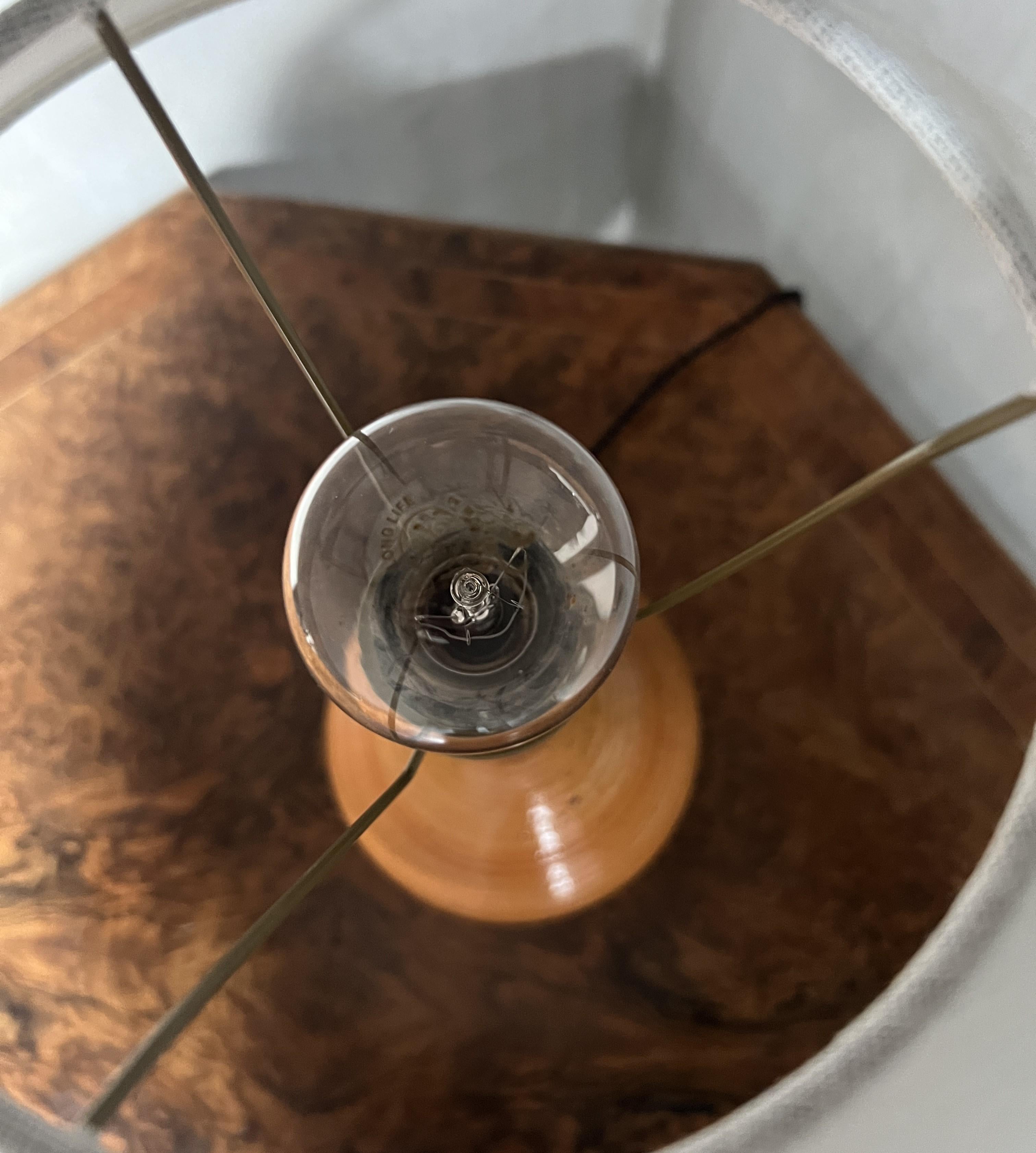 Vernissé Lampe de bureau vintage orange céramique en vente