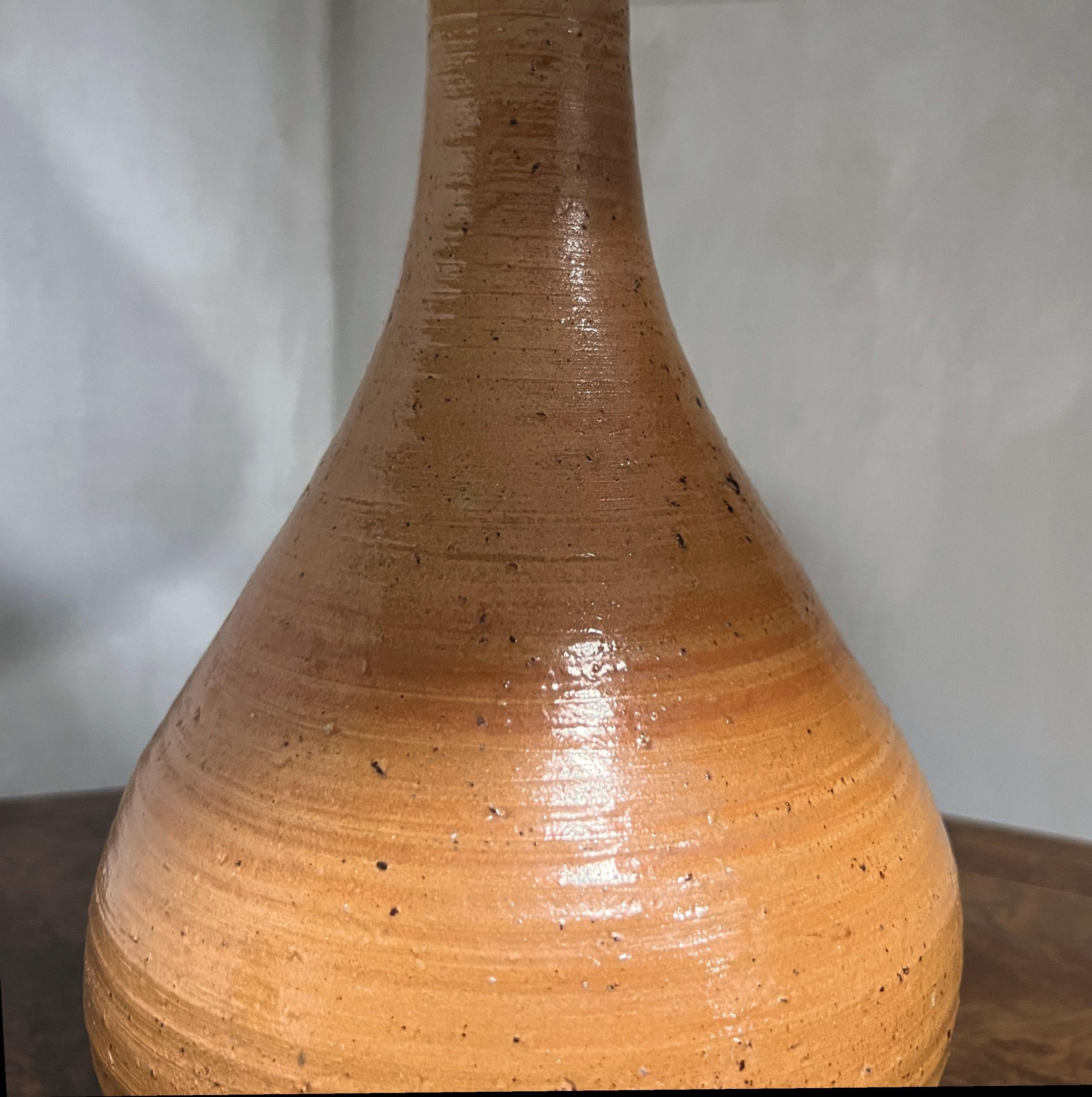 Lampe de bureau vintage orange céramique Bon état - En vente à Vosselaar, BE