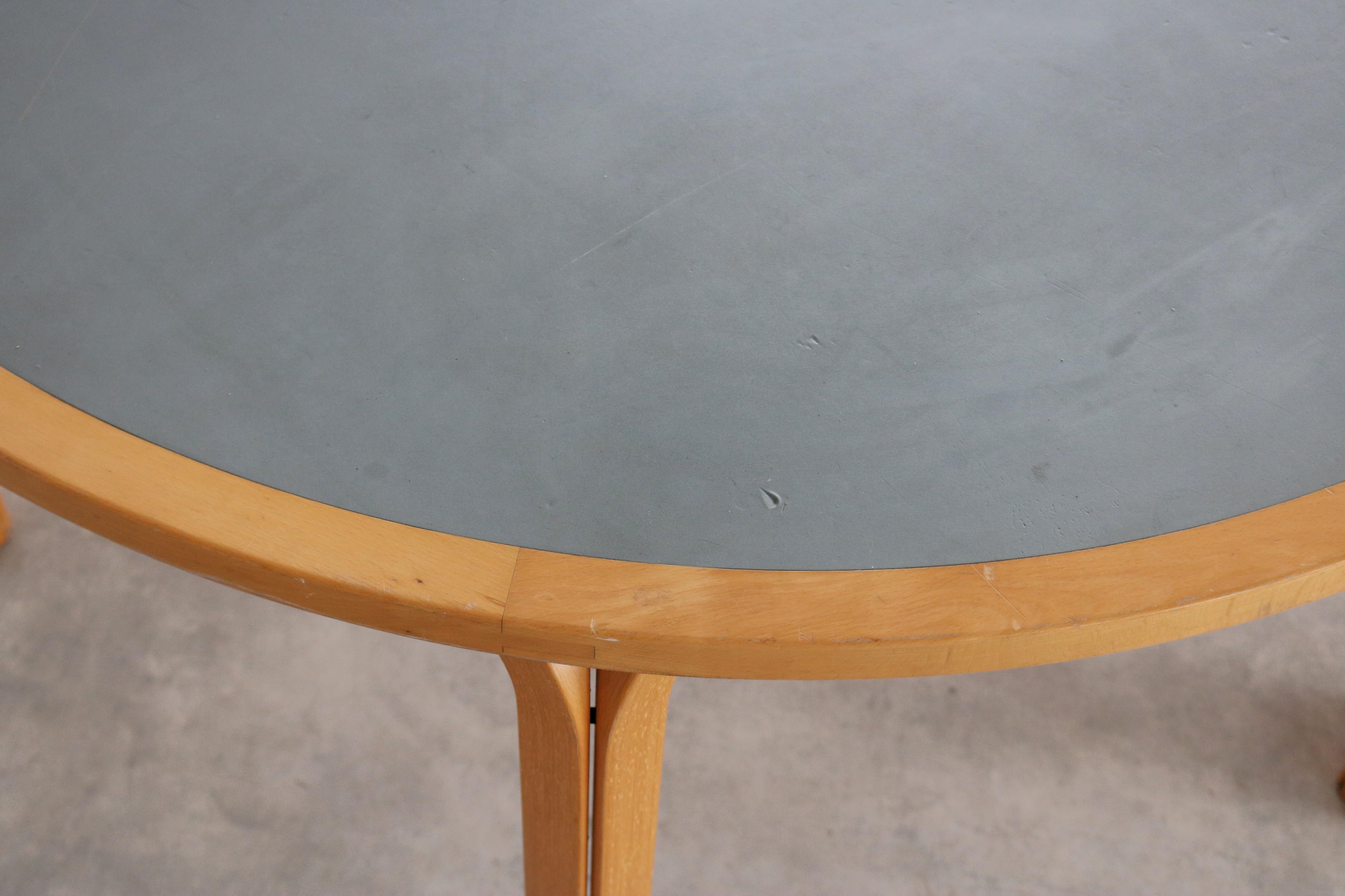 Tables Vintage  table à manger  table de conférence  Magnus Olesen en vente 1