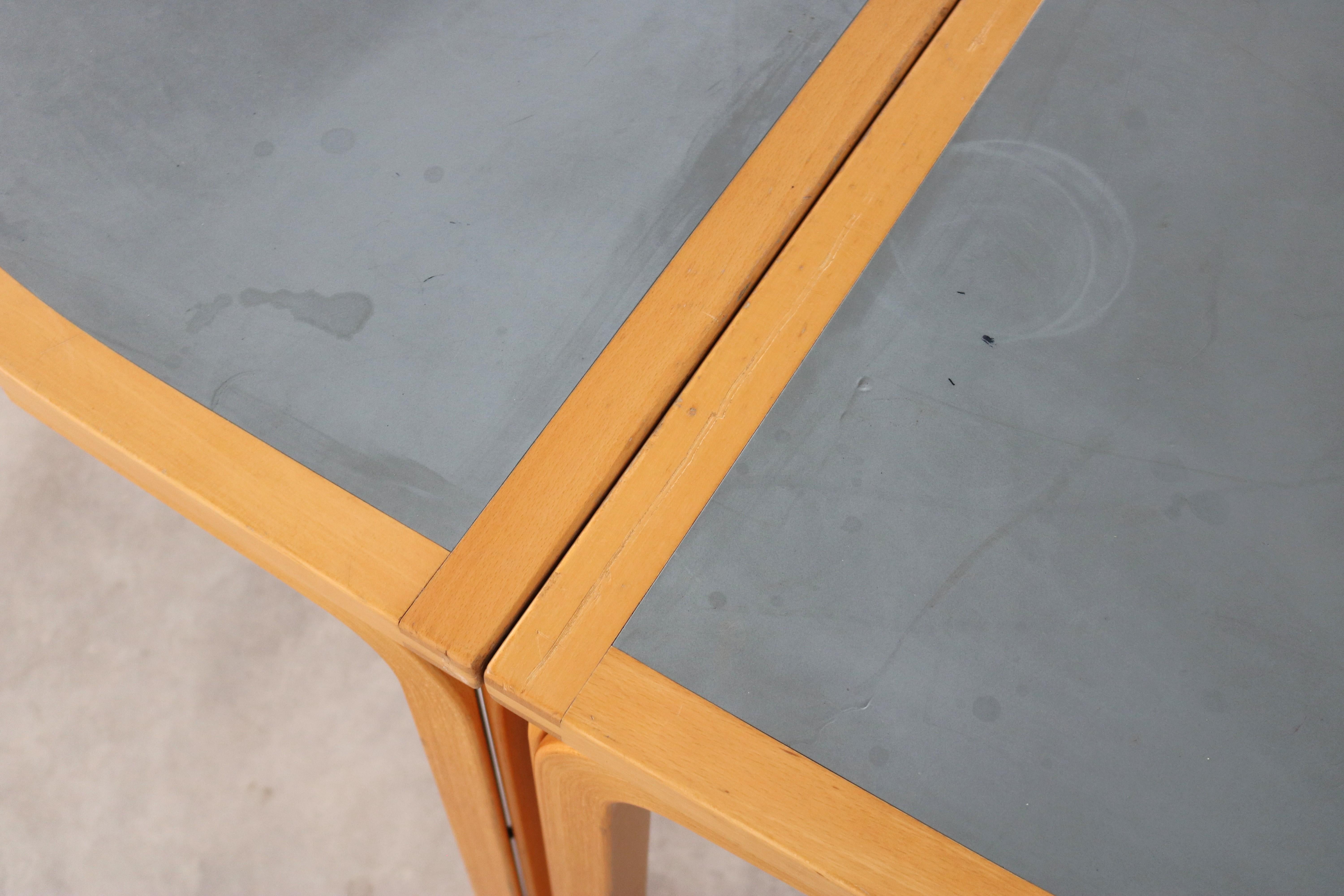 Tables Vintage  table à manger  table de conférence  Magnus Olesen en vente 2