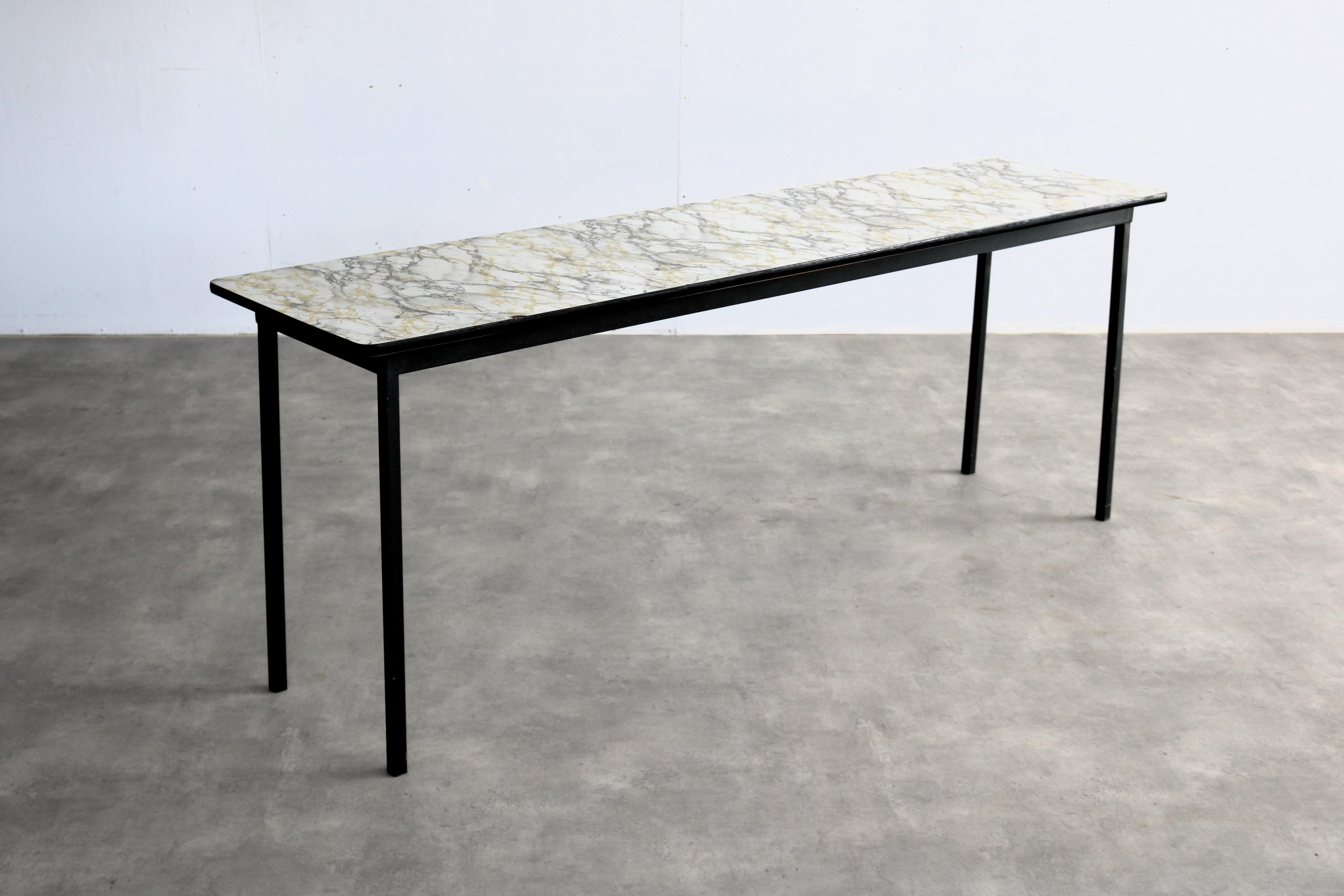Néerlandais tables vintage  pupitres d'école  1960s  formica en vente