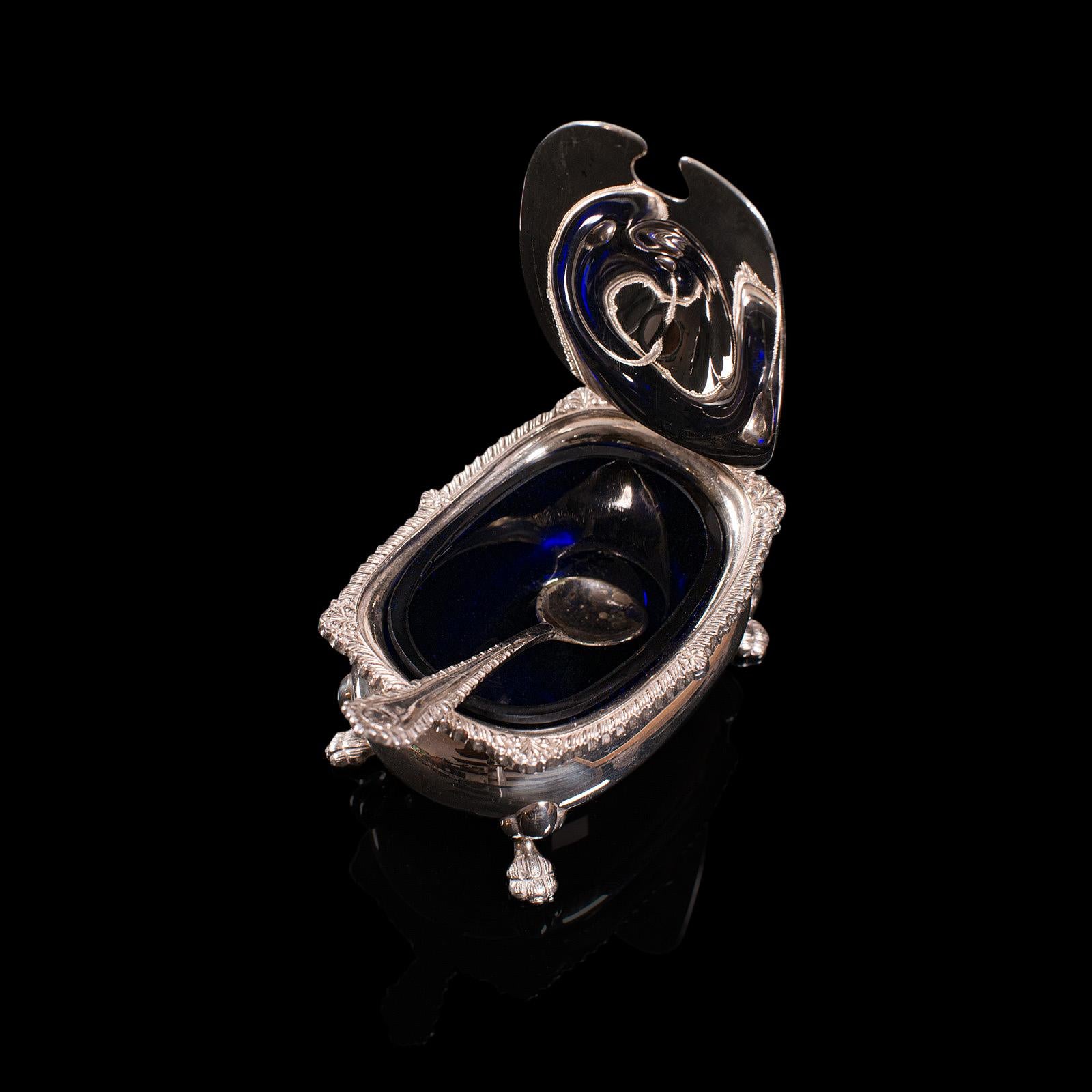 Plaqué argent Ensemble de vaisselle vintage anglais, plaqué argent, pot à moutarde, poivrière, milieu du 20e siècle en vente