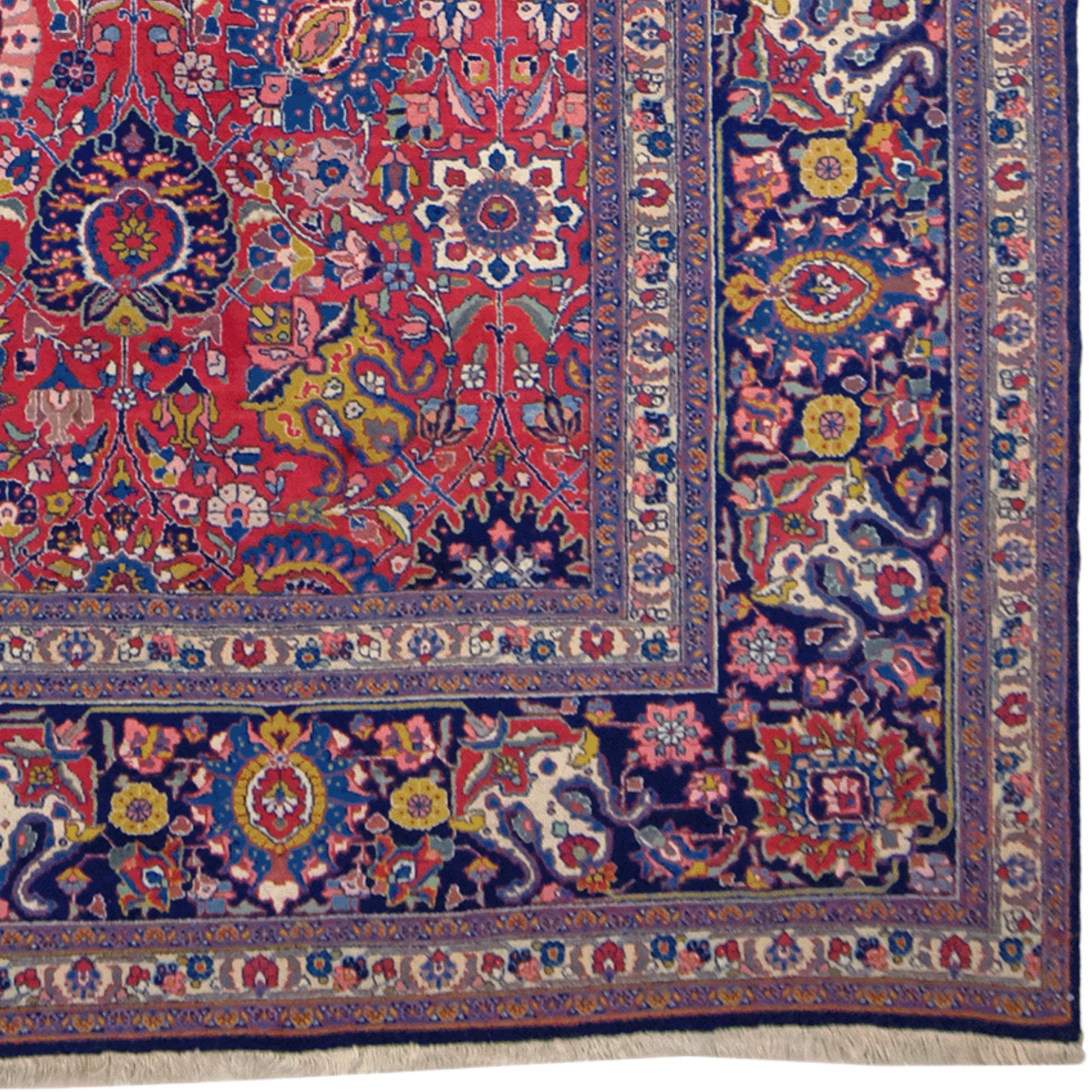 Vintage Tabriz Carpet - 20th Century In Good Condition For Sale In Sultanahmet, 34