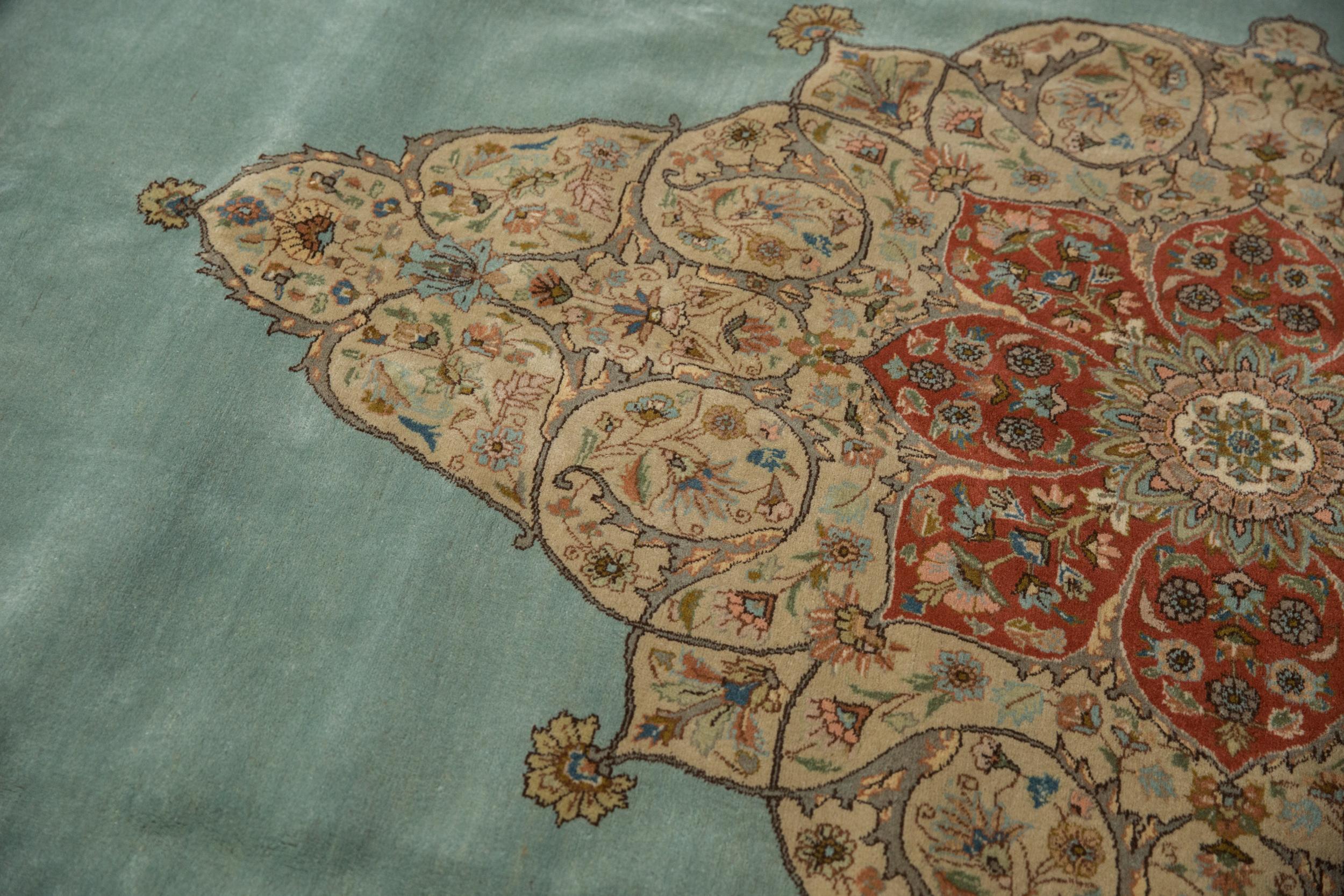 Vintage Tabriz Carpet In Good Condition For Sale In Katonah, NY