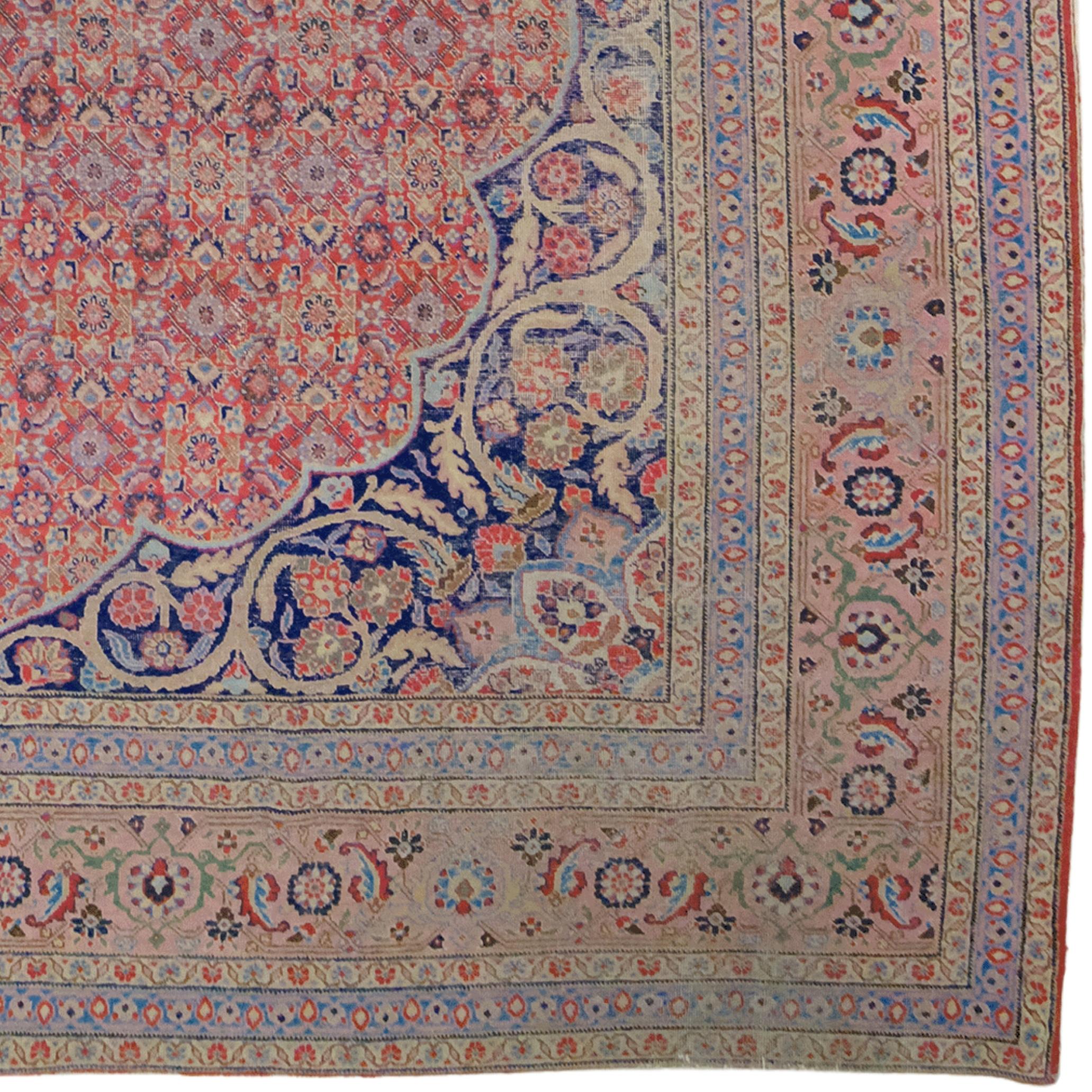 Vintage Tabriz Carpet - Large Tabriz Carpet In Good Condition For Sale In Sultanahmet, 34