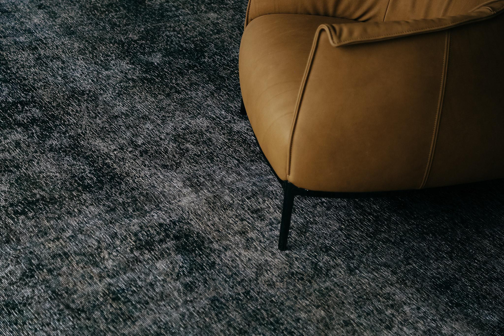 Vintage Tabriz Distressed Teppich im Zustand „Gut“ im Angebot in WEST HOLLYWOOD, CA