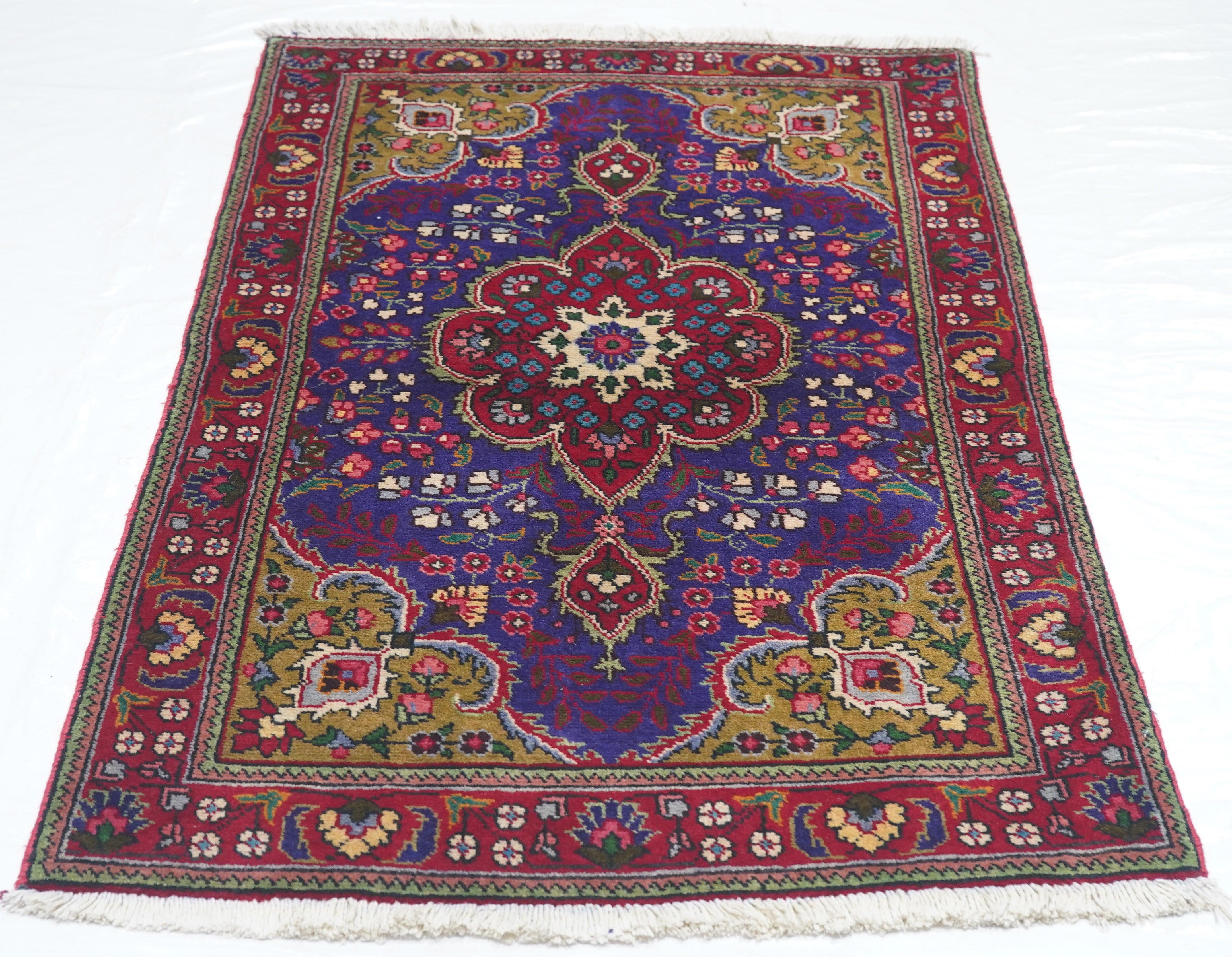 Täbris-Teppich 3'2'' x 5'3'' im Angebot 2