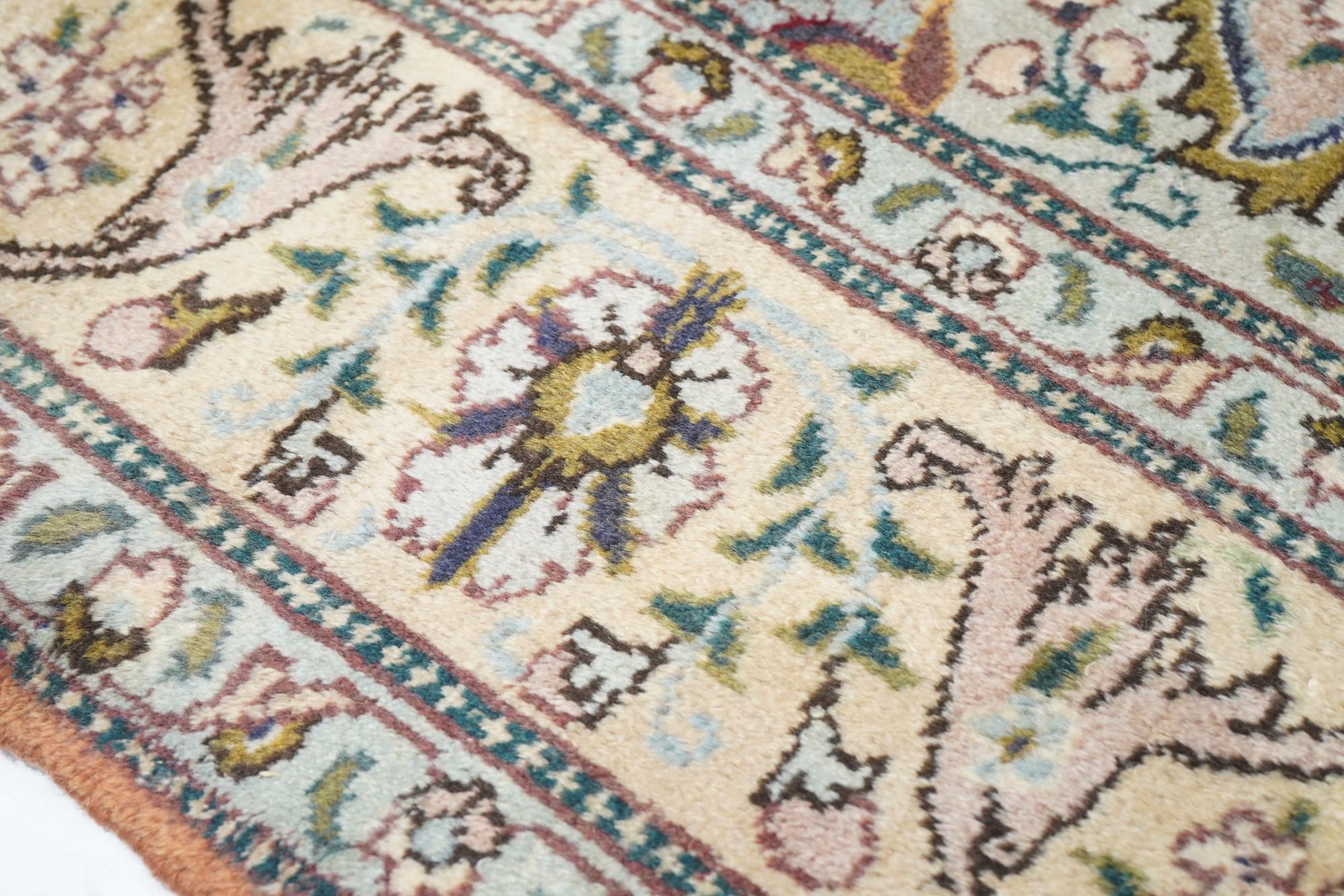 Vintage Tabriz Rug In Good Condition For Sale In New York, NY