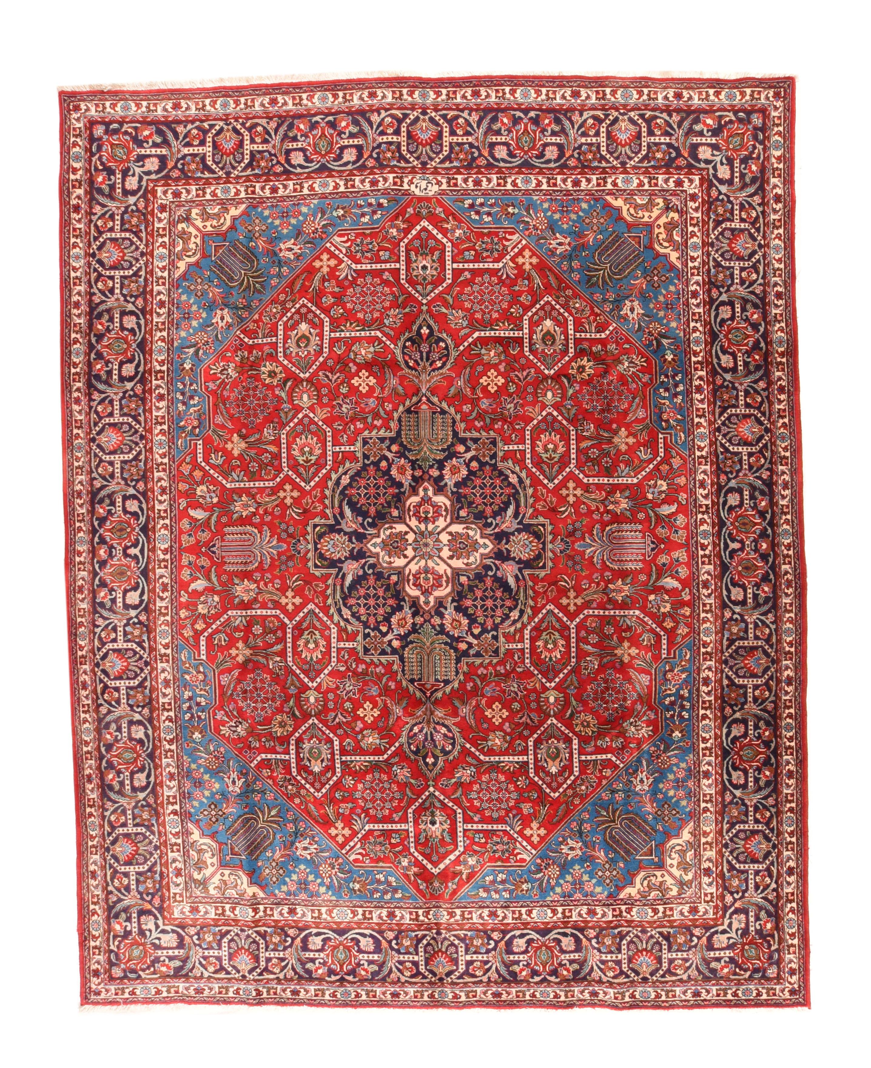 Vintage Tabriz Rug In Good Condition For Sale In New York, NY