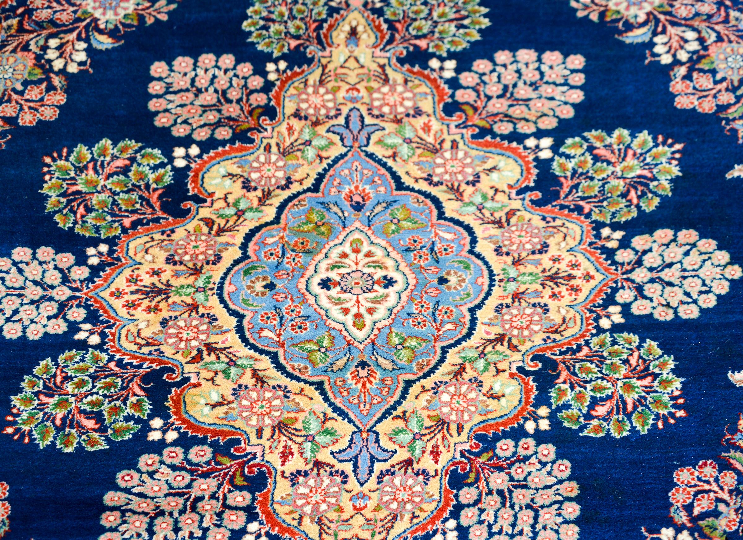 Tabriz-Teppich aus Täbris (Handgeknüpft) im Angebot