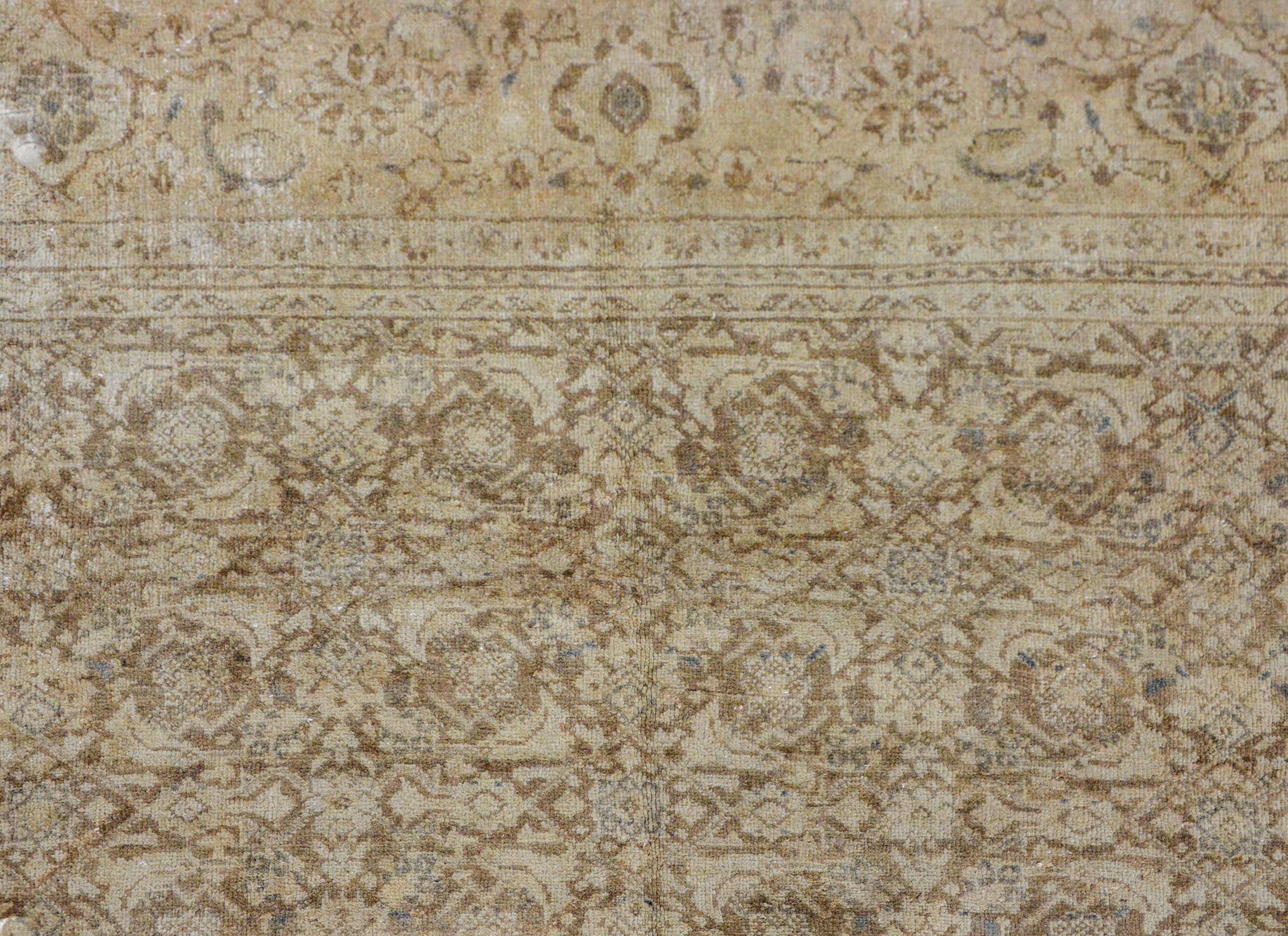 Vintage Tabriz Rug In Good Condition For Sale In Chicago, IL