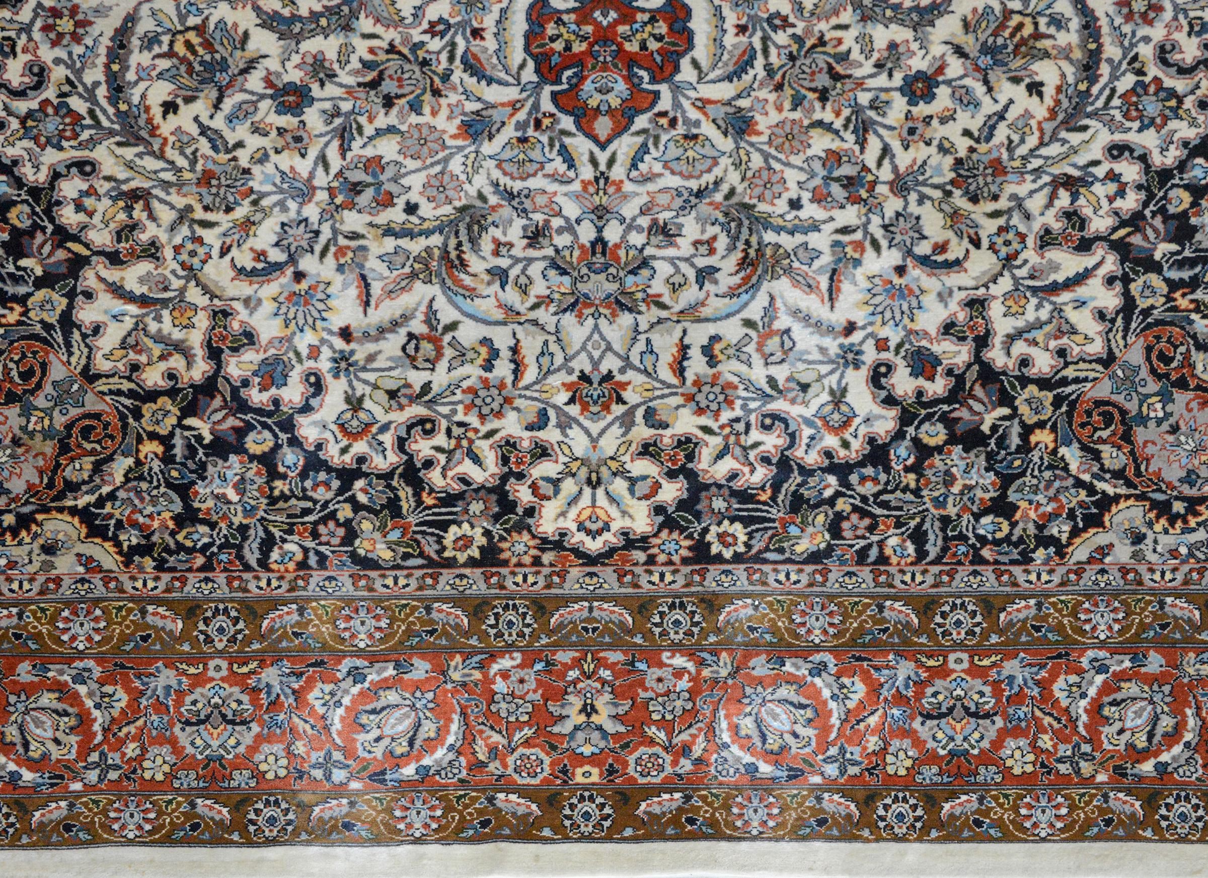 Vintage Tabriz Rug In Good Condition For Sale In Chicago, IL