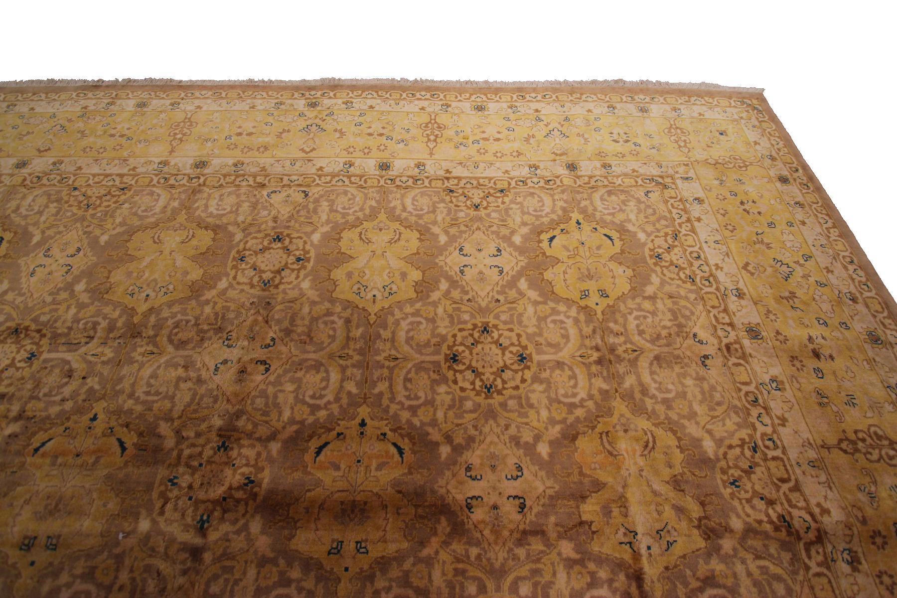 Vintage Tabriz Rug Geometric Overall Design Gold 9x12 Handmade Persian Rug In Good Condition For Sale In New York, NY