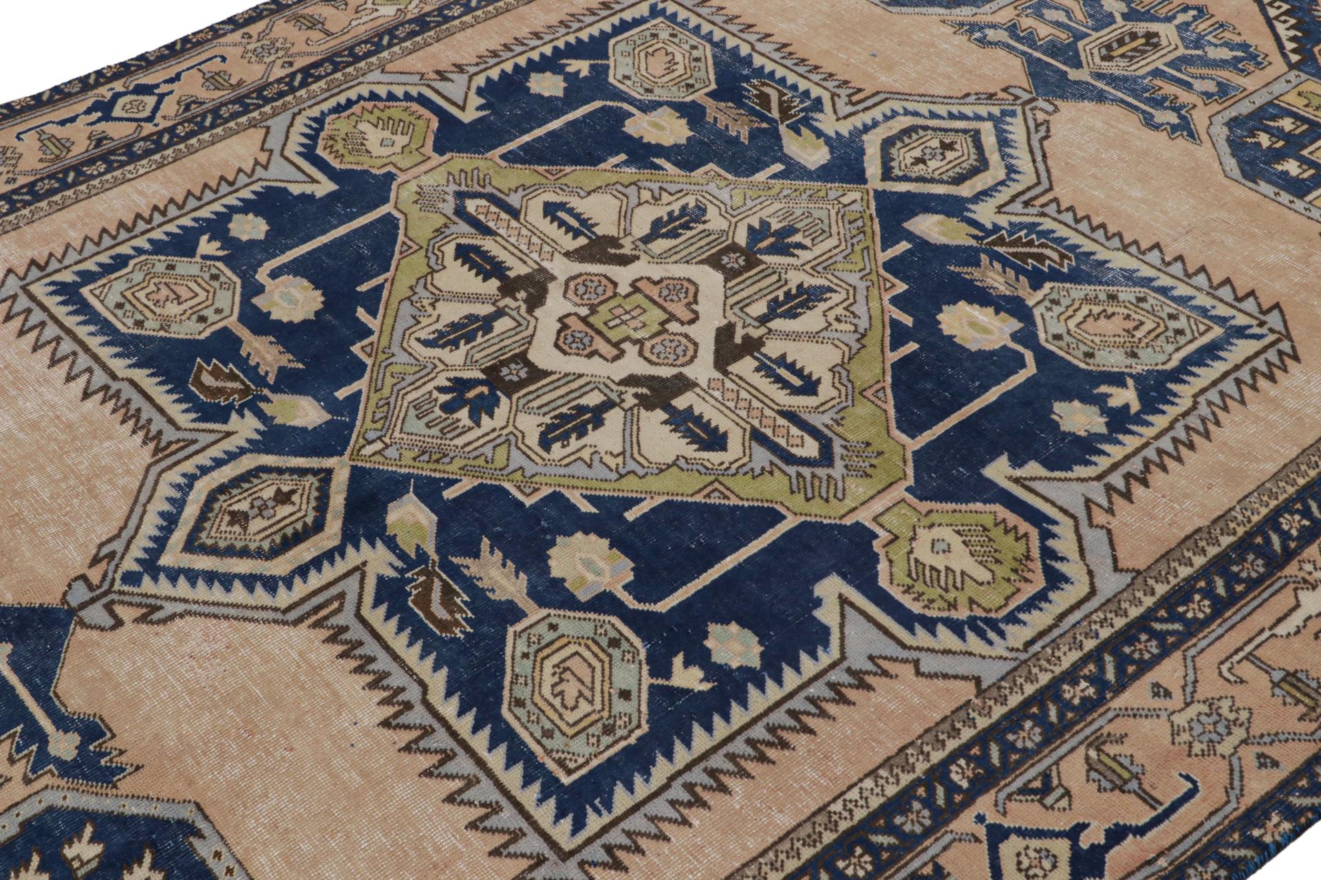 Geometrischer Teppich in Beige-Braun und Blau von Rug & Kilim, Vintage Tabriz (Handgeknüpft) im Angebot
