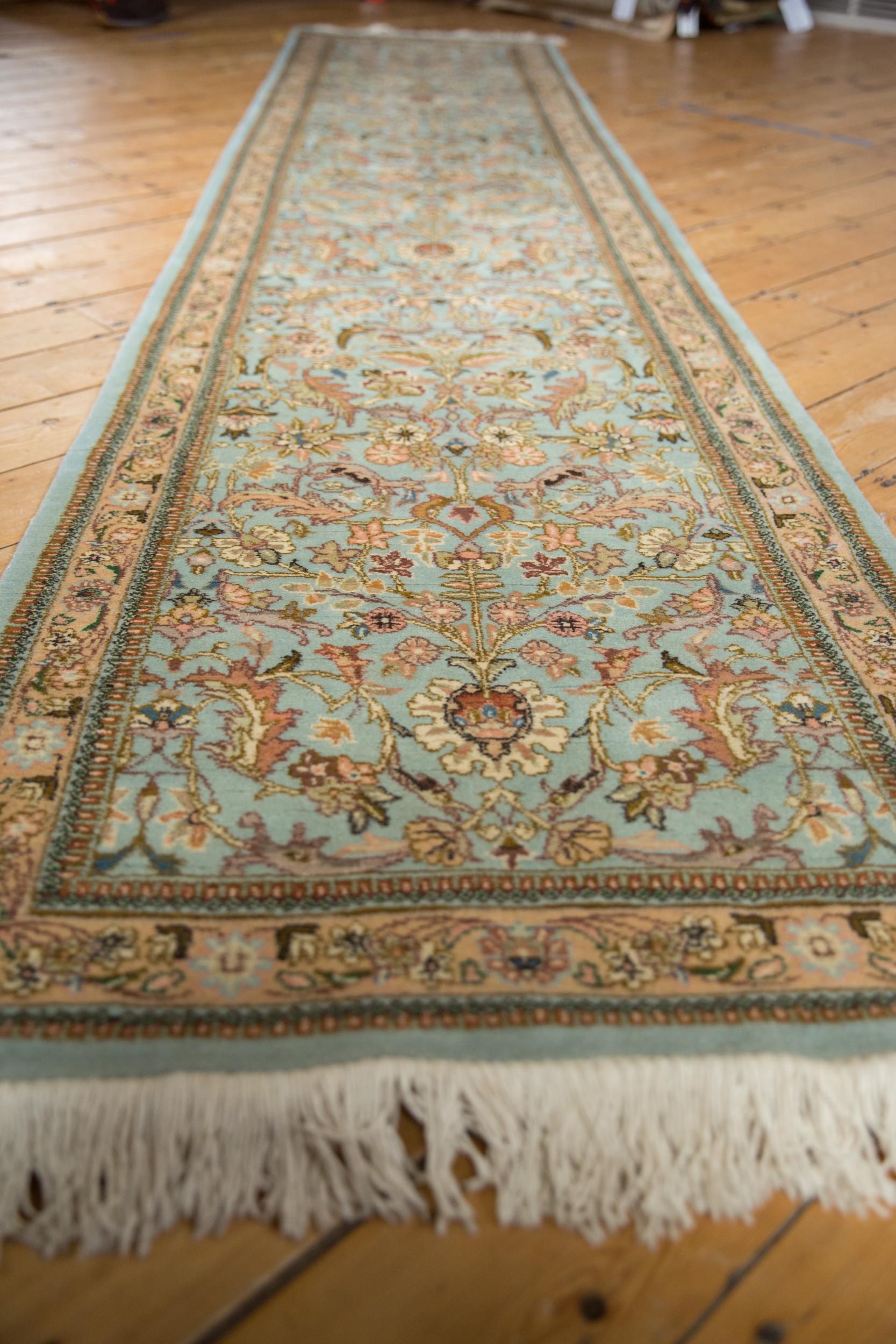 Vintage Tabriz Teppich Läufer (Persisch) im Angebot