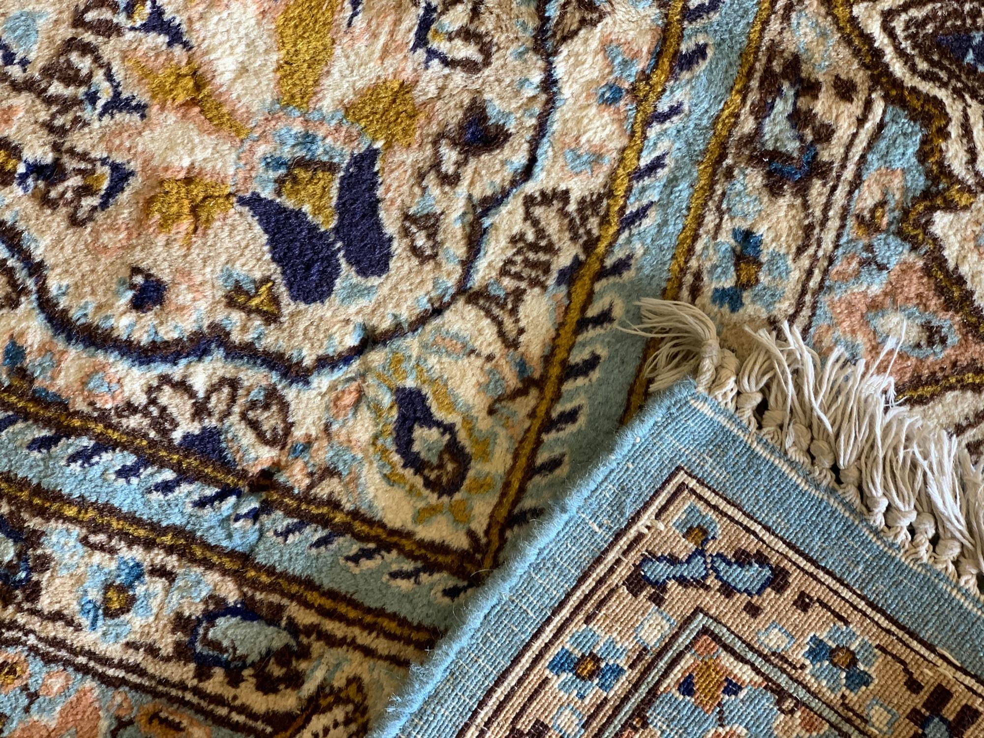 Vintage Tabriz Rug, Turquoise Blue Carpet Medallion Wool Rug In Excellent Condition For Sale In Hampshire, GB