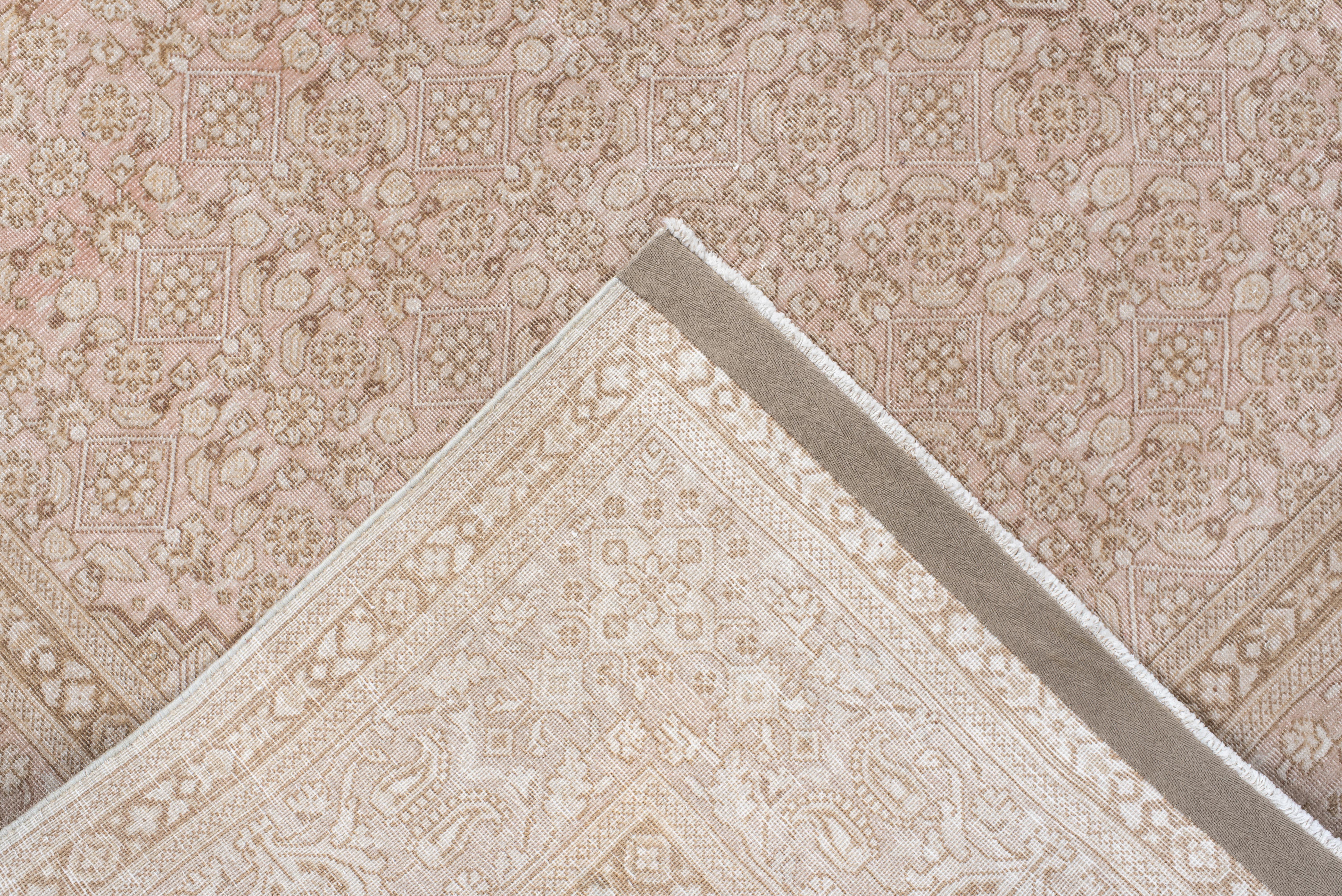 Alfombra Tabriz Vintage con Campo Blush Suave y Medallón Floral Marfil Lana en venta