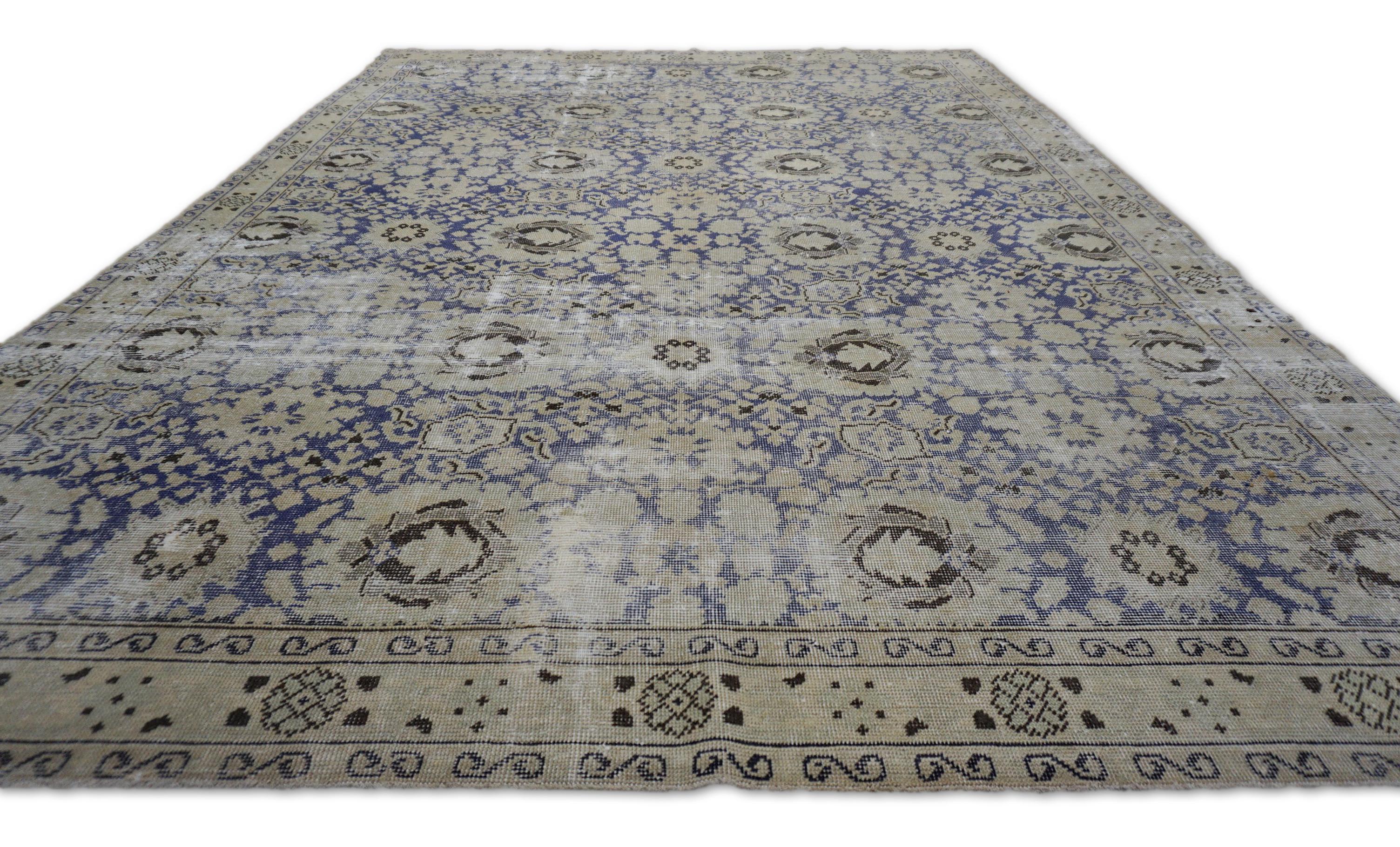 Vintage Tabriz Tan und lila Distressed Wolle Teppich 9'2''x13' im Zustand „Gut“ im Angebot in Torrance, CA