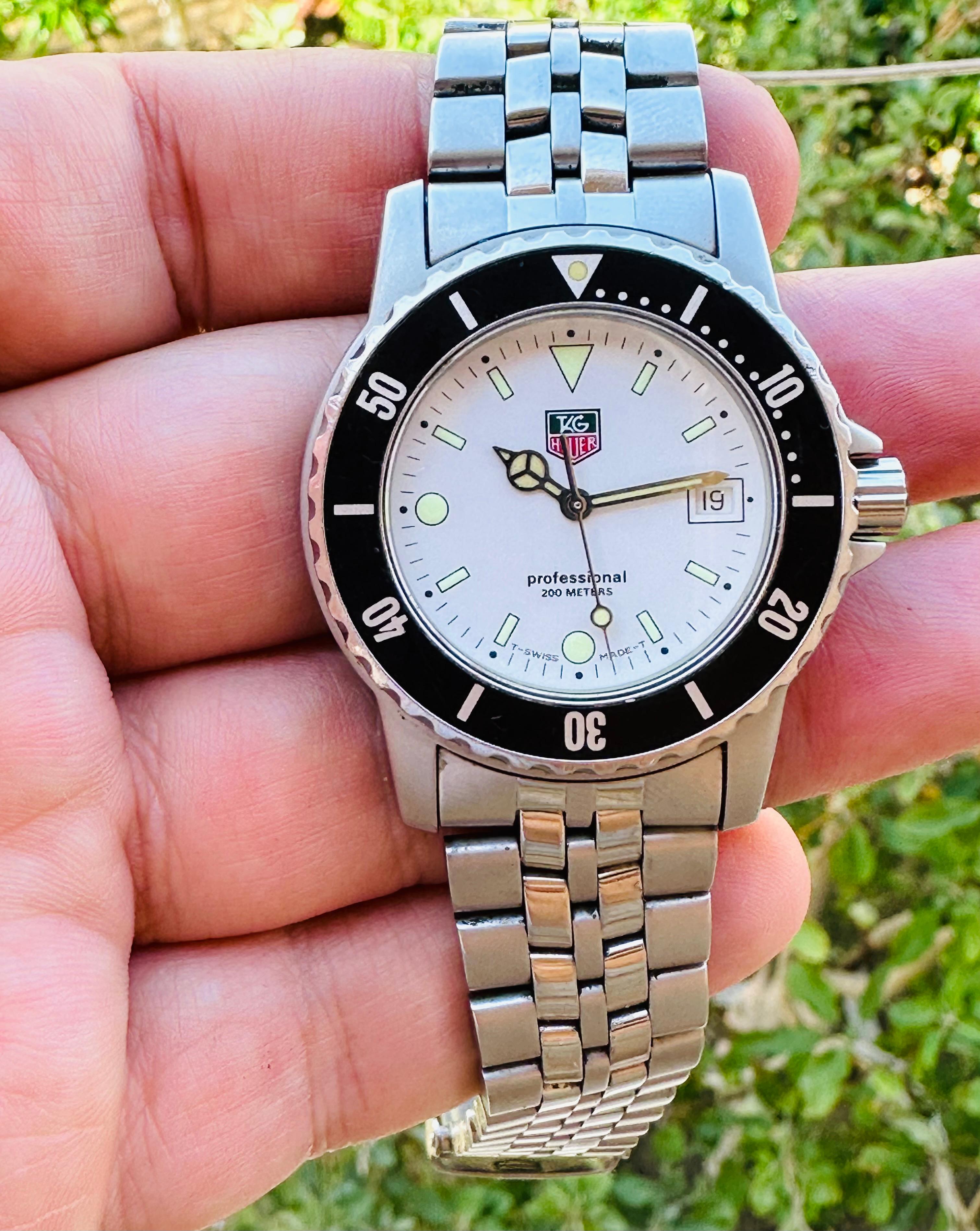 Vintage TAG Heuer 38mm 1500 Professional Diver WD1213 Stainless Steel Watch In Good Condition In Toronto, CA