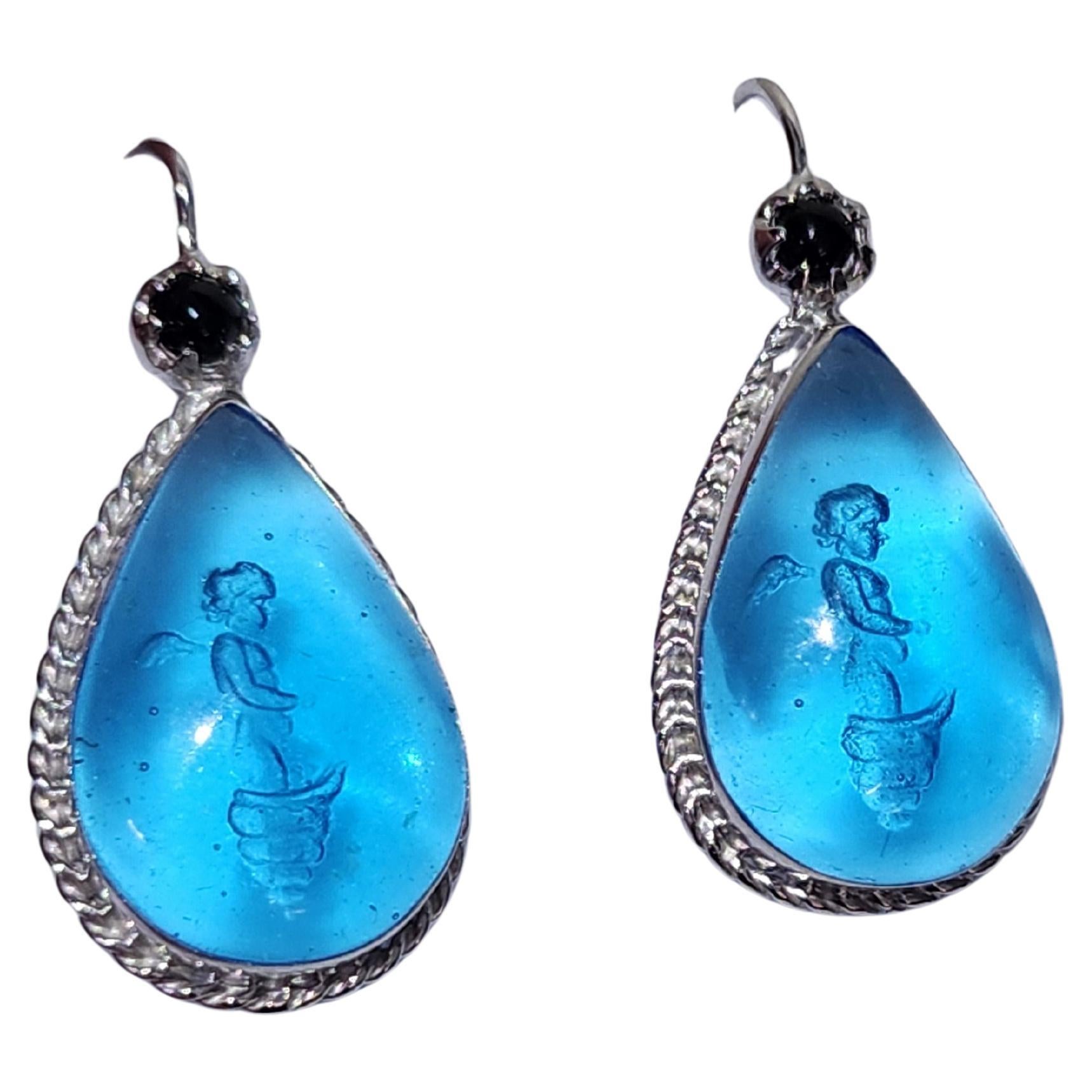 Vintage italienische Tagliamonte 750 Weißgold Ohrringe mit Engel Profil blau Tagliamonte Glas insgesamt Ohrringe Länge 3cm Halle markiert 750 und Tagliamonte