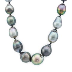 Collana vintage con perle di Tahiti e diamanti in oro bianco 14k