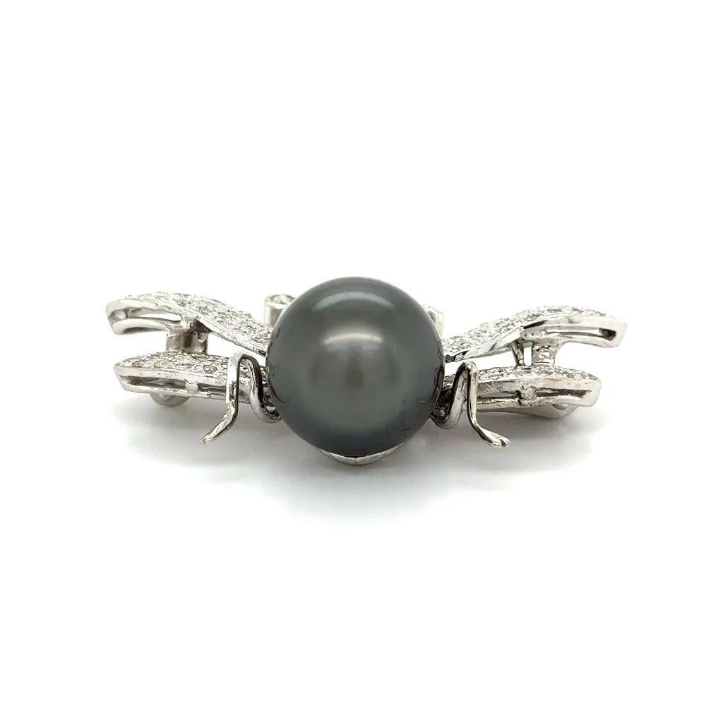 Vintage Tahitian South Sea Pearl and Diamond Bumble Bee Gold Brooch Pin In Excellent Condition For Sale In Montreal, QC