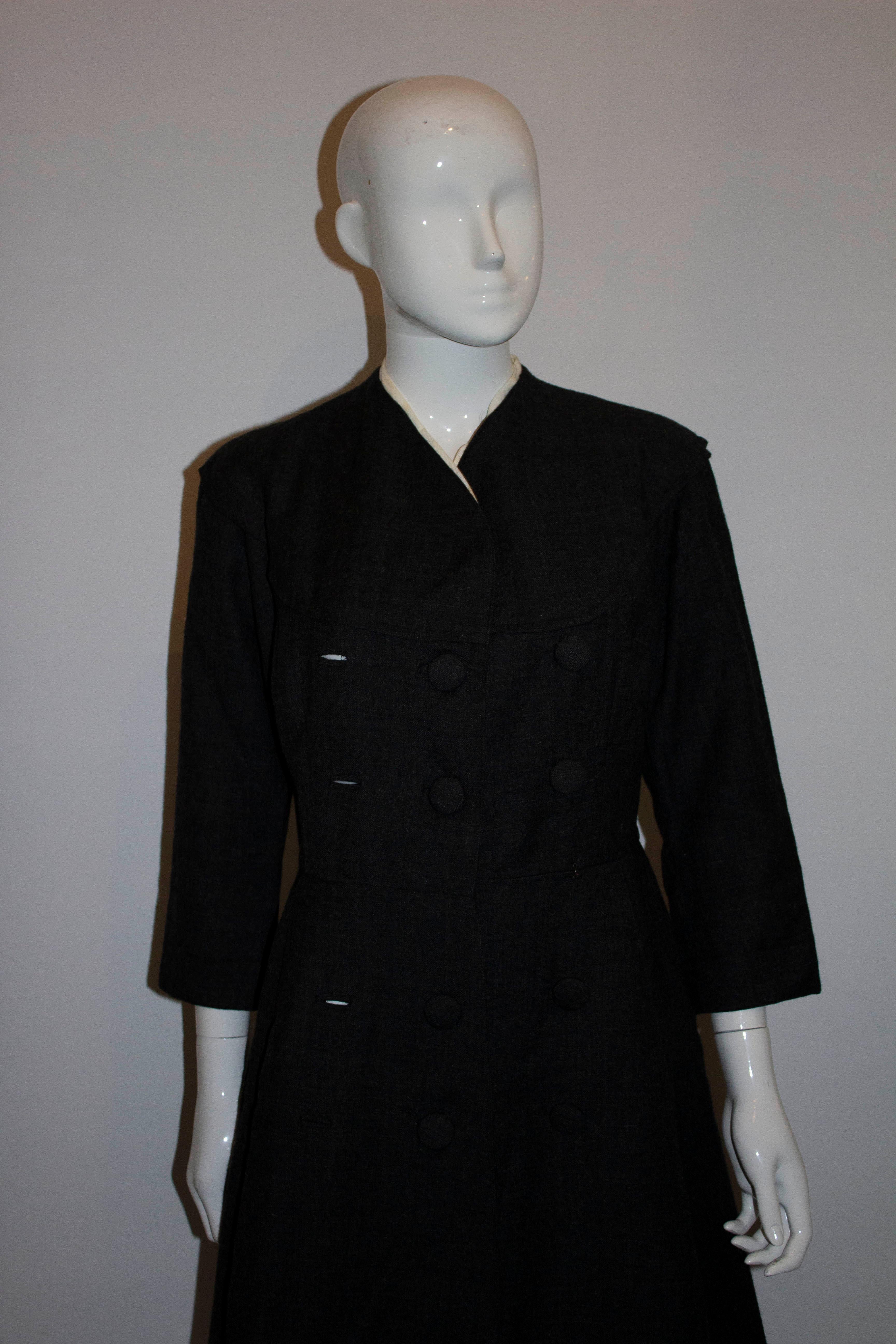 Vintage Tailored Grey and White Coatdress In Good Condition For Sale In London, GB