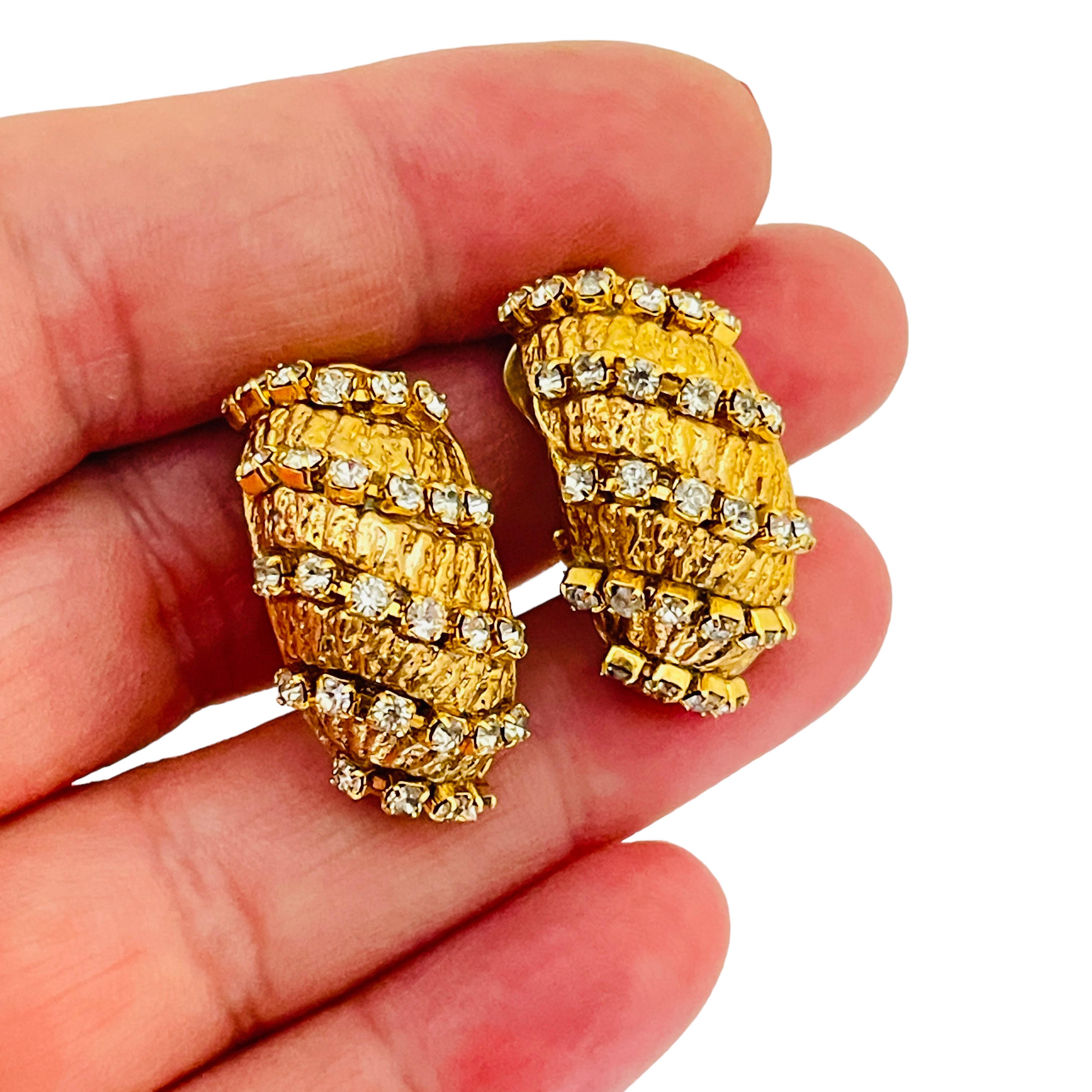Vintage gold rhinestone clip on 80’s earrings   In Excellent Condition For Sale In Palos Hills, IL