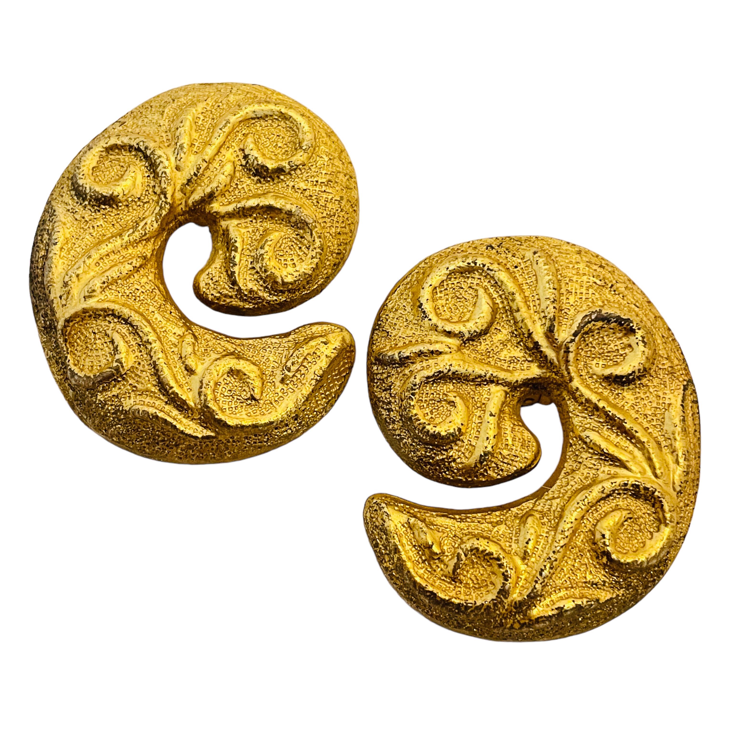 Vintage TAKI 975 gilded gold clip on 80’s earrings   For Sale