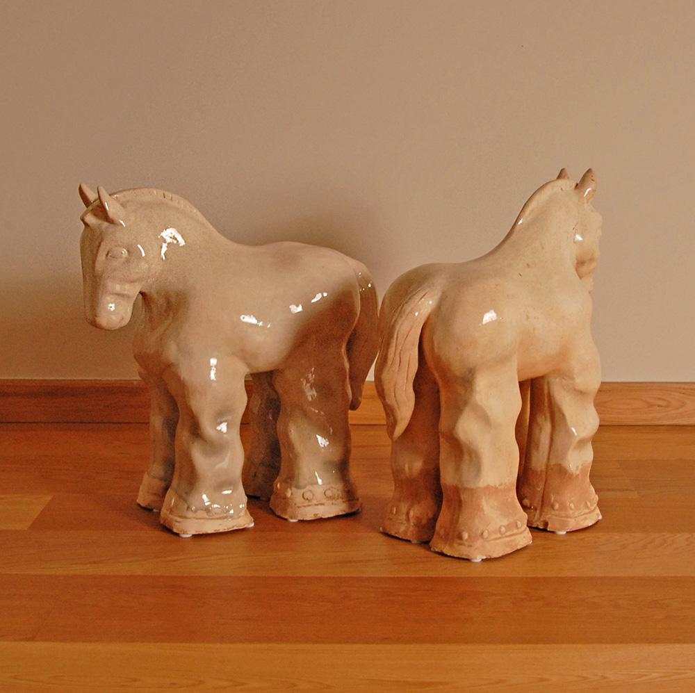 Argilla Cavallo alto in ceramica Vintage Sculture in ceramica smaltata Figure fatte a mano in terracotta in vendita