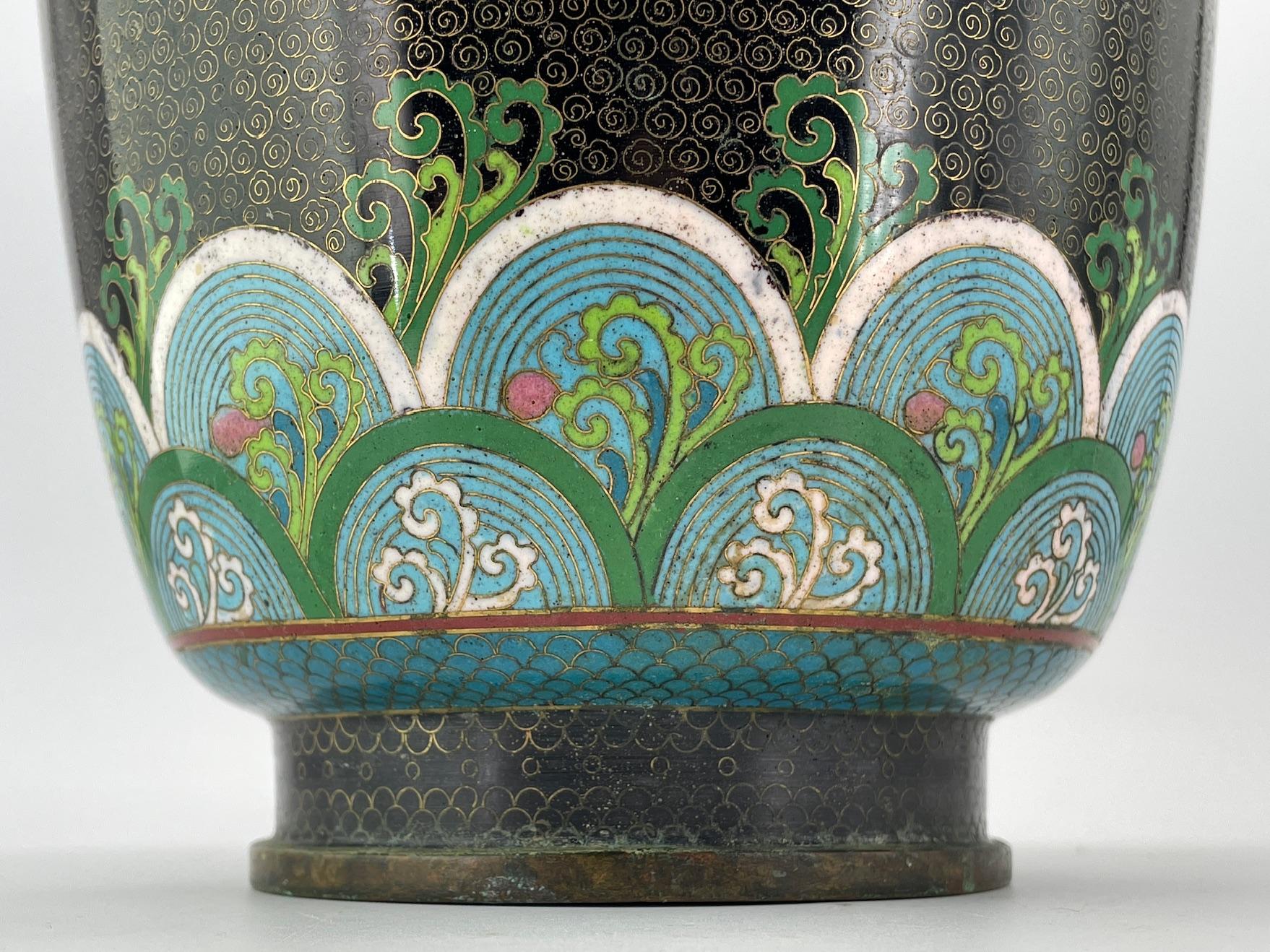 Vintage Tall Chinese Cloisonné Enamel Vase Fighting Dragons Flaming Pearl For Sale 7