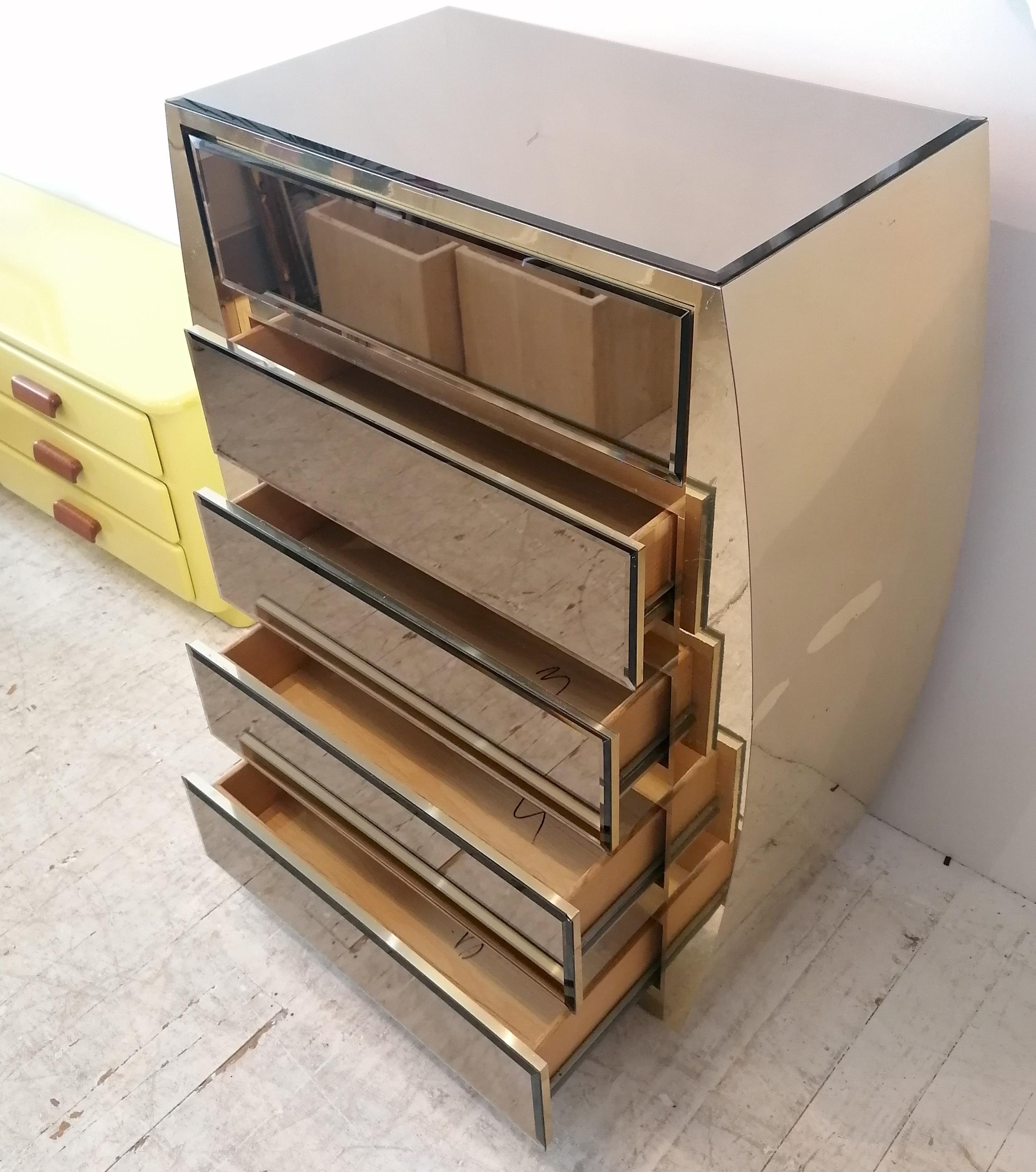 Großer geschwungener Vintage-Schrank aus Gold und Spiegelschrank von Ello Furniture, USA 1980er Jahre 6