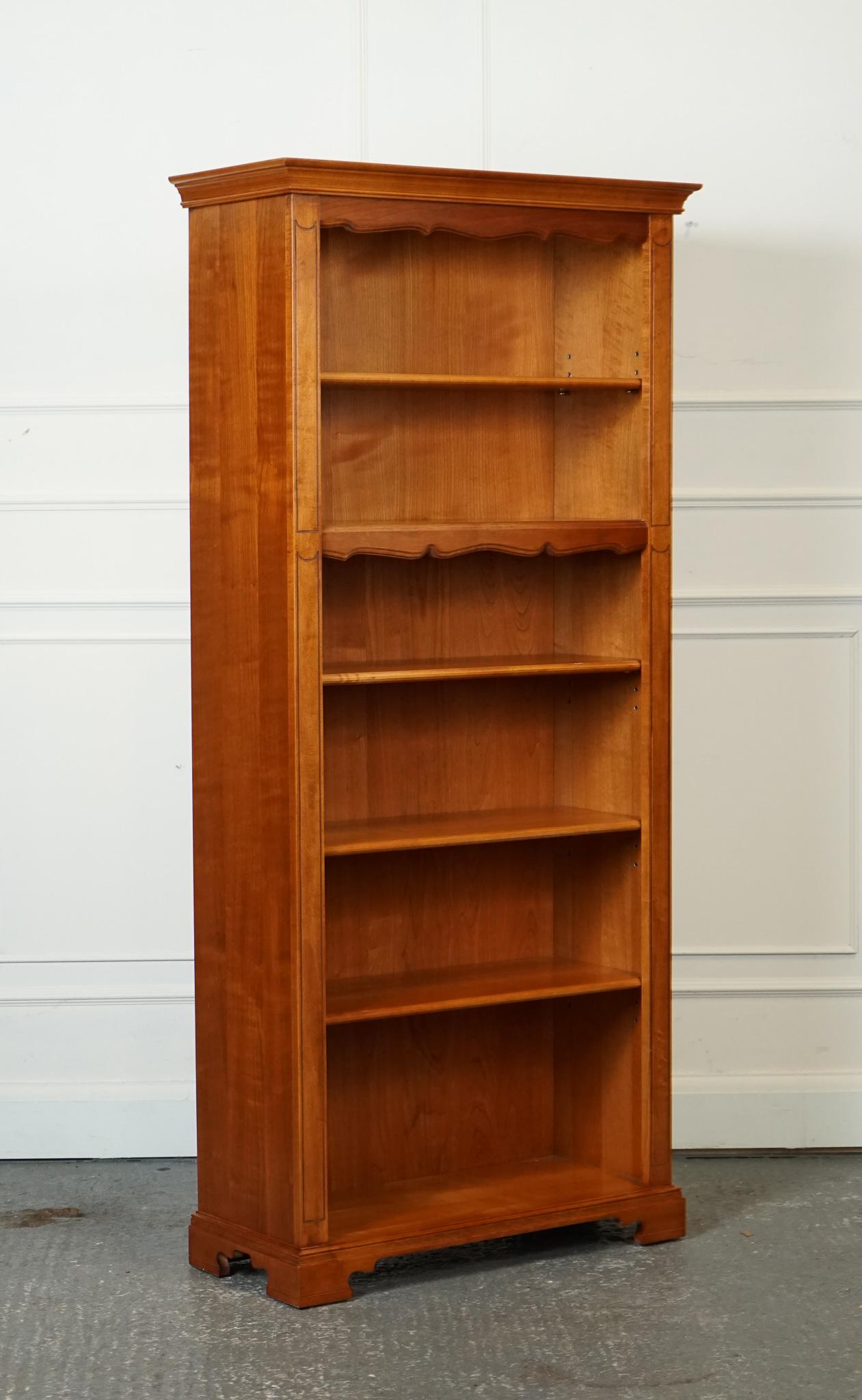 

We are delighted to offer for sale this Lovely vintage Tall Open Solid Bookcase With 5 Shelves Made By Younger Furniture London

 A classic yet stylish design that showcases quality craftsmanship providing a durable and elegant storage solution